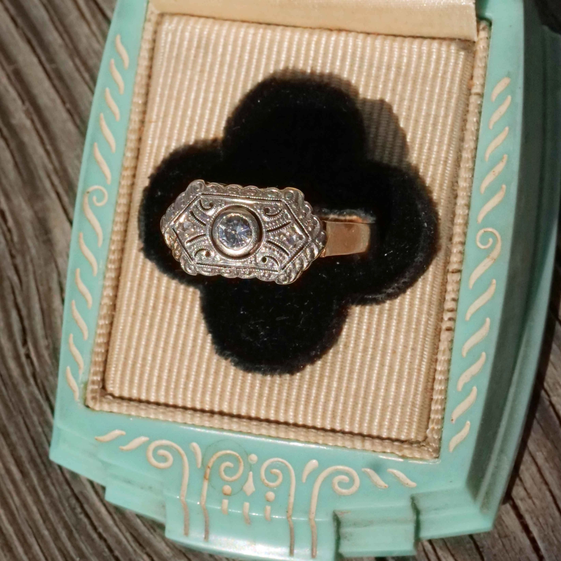 Original Art Déco Brillant Ring 585er Gold 0.22 ct W VS um 1930-40...dazzling History