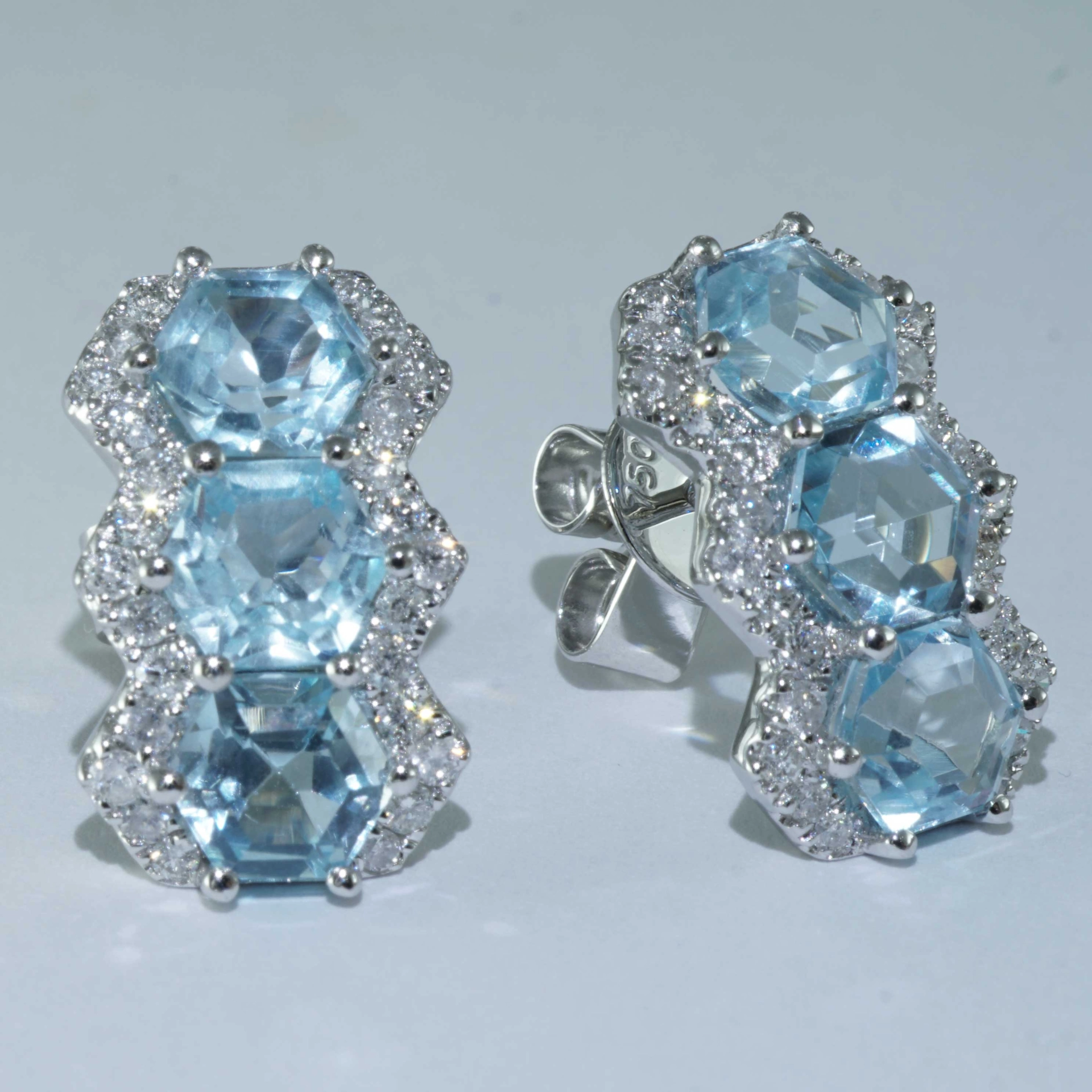 Blautopas Brillant Ohrstecker 750er Weissgold 3.60 ct 0.50 ct im extravaganten hexagonalen Stil