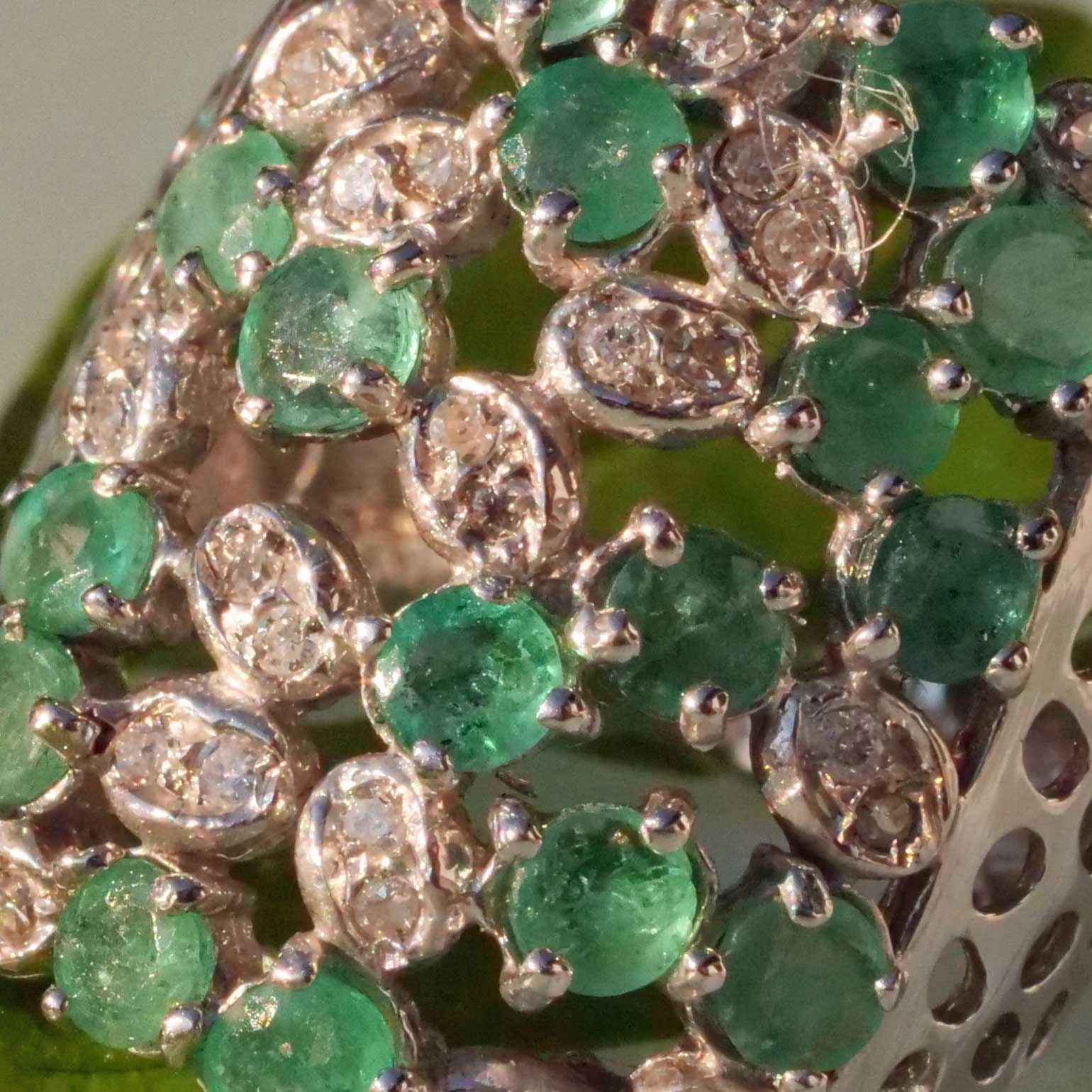 Smaragd Brillant Ring 750er Weissgold repräsentative florale Form 22 x 23 mm 0.40 2.50 ct