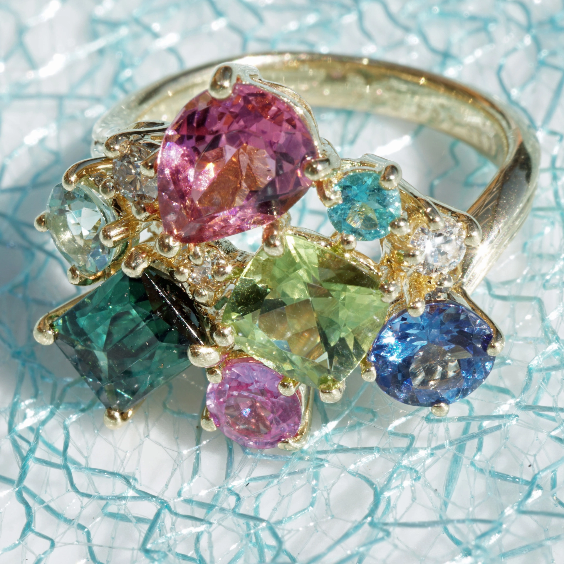 Edelstein Brillant Ring 750er Gelbgold...ein Potpourrie an berauschenden Farben