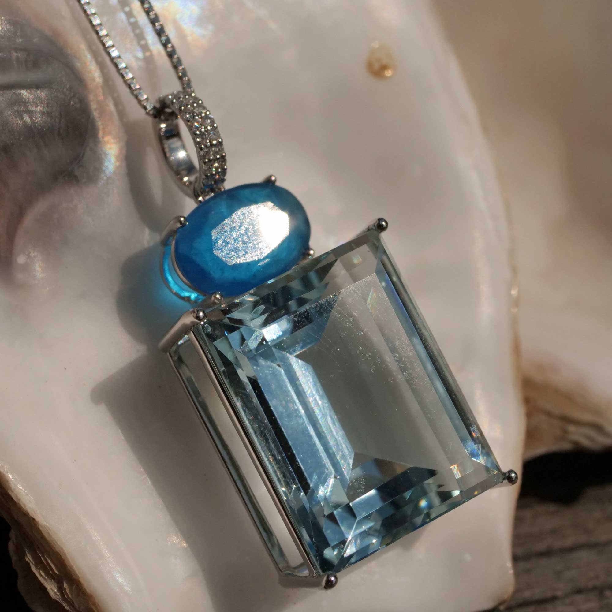 Aquamarin Neon Apatit Brillant Anhänger 585er Weissgold 15.46 1.39 0.05 ct....Was für Blautöne