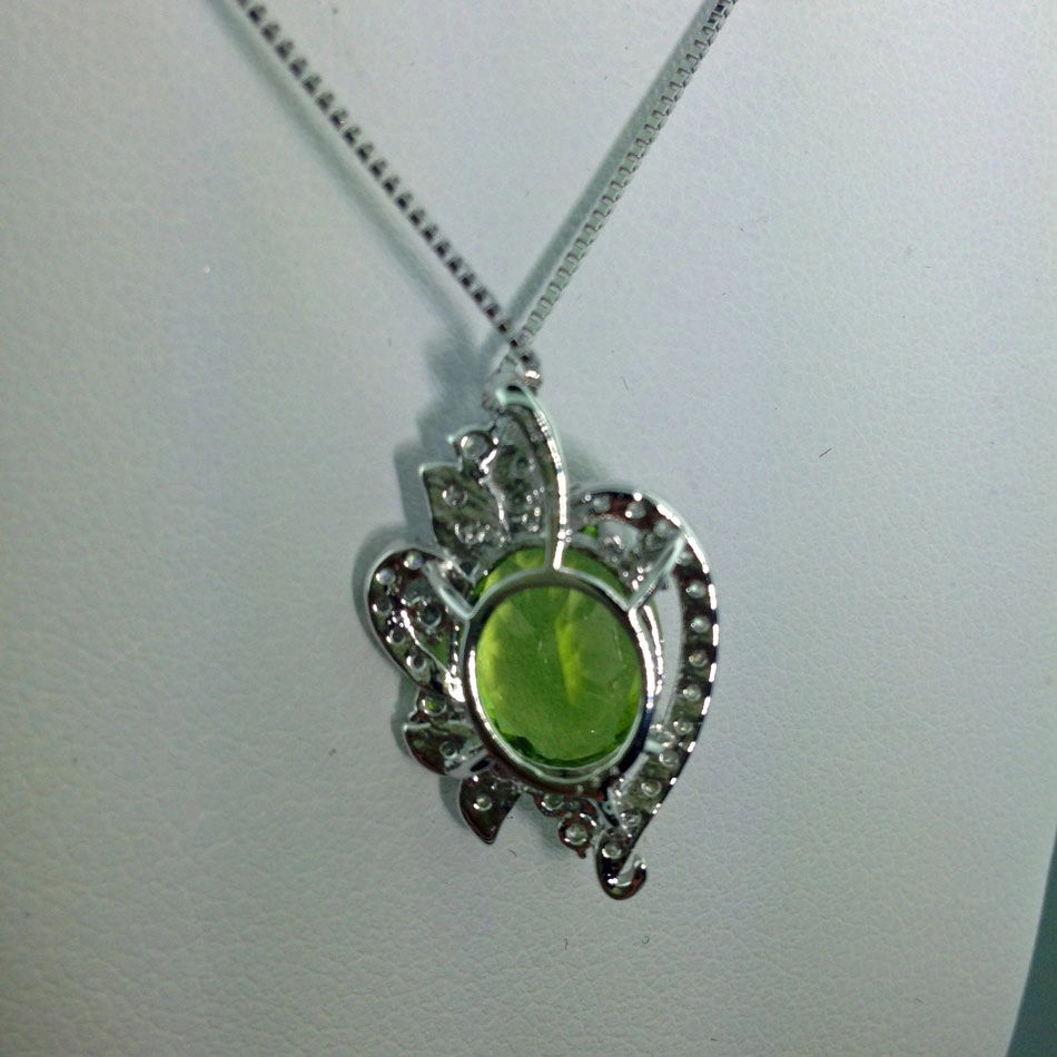 Peridot-Brillant-Anhänger-750er-Weißgold-3.26 ct/0.43