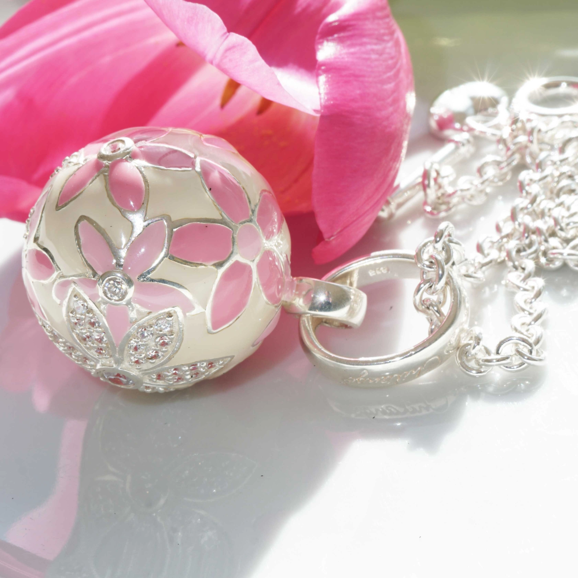 Original Chilango Anhänger im Stil Faberge Emaille Flower Pink 925er Silber mit Steinbesatz