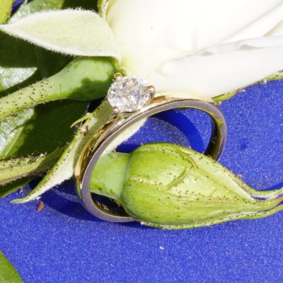 Brillant Ring rund 0.50 ct hochfeines weiss D / VS2  4.9-3.2 mm 750er Gelbgold GIA Gutachten