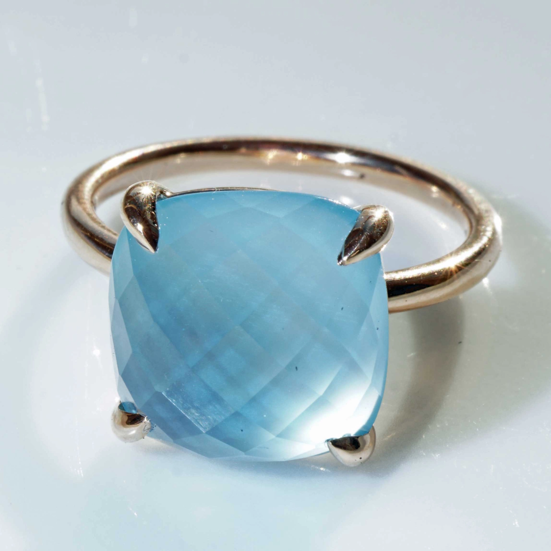 Blautopas Briolett Ring 750er Rosegold made in Valenza... für einen lässigen Schmuckstil