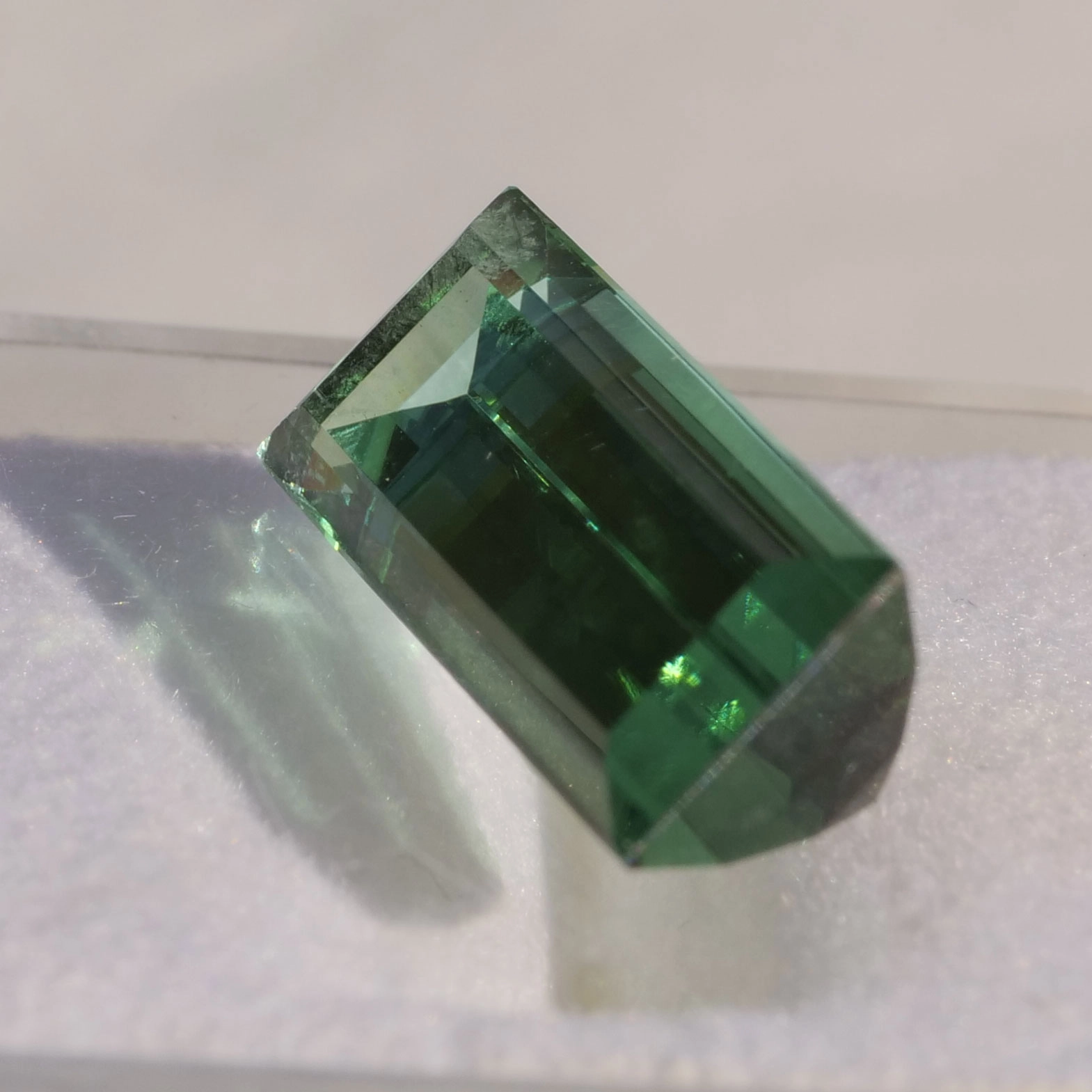 Turmalin AAA+ hellgrün bläulich 5.05 ct 15 x 6 mm unbehandelt
