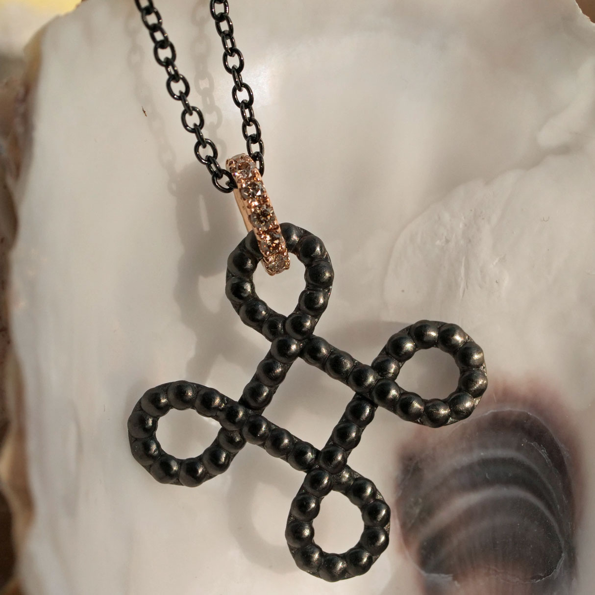 Brillant Collier 750er Rosegold 0.29 ct TW VS...Mystik Knot..schwarz rhodinierter Edelstahl 