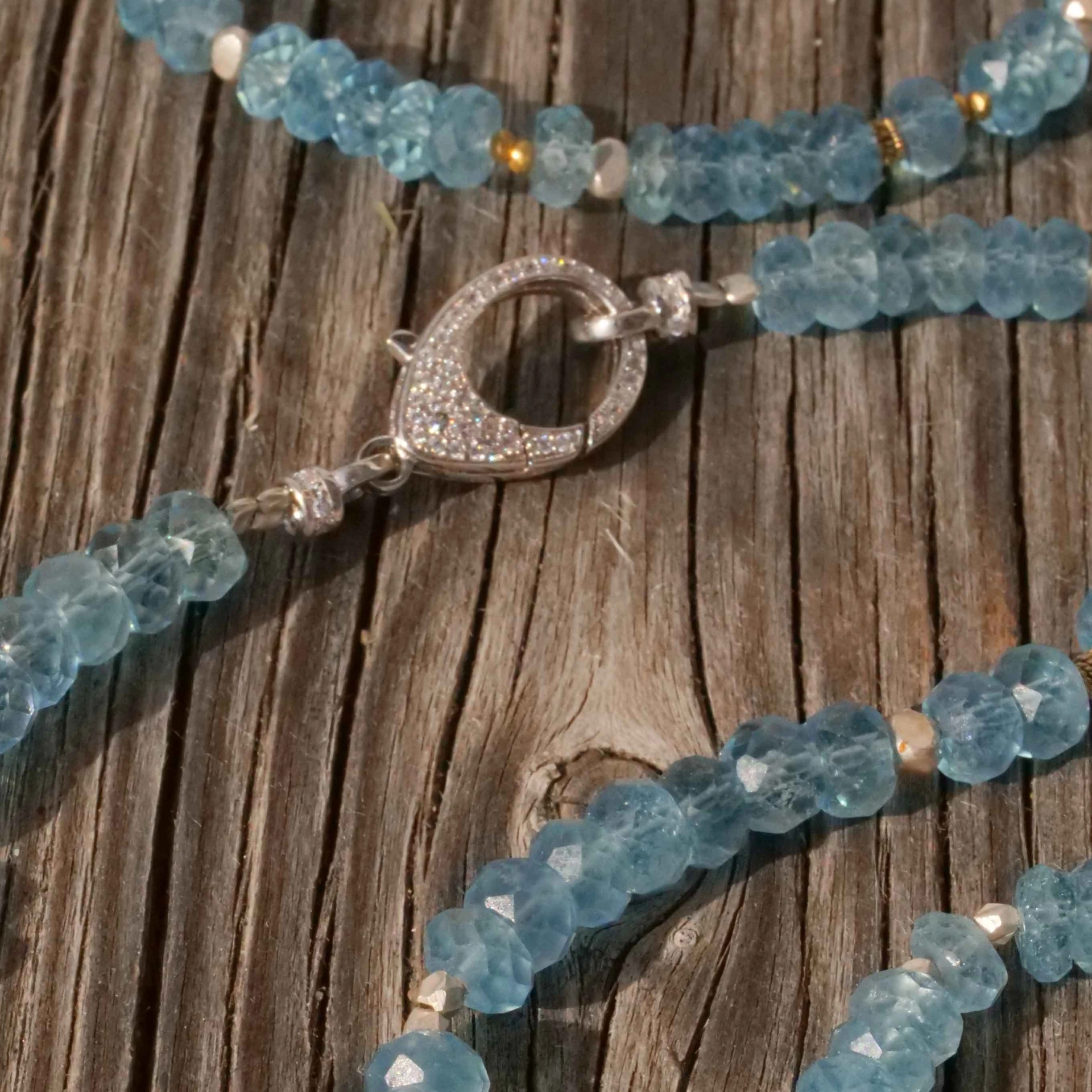 Aquamarin Kette/Armband mit 900er mundgeblasenen Feingold Zierelementen Handarbeit