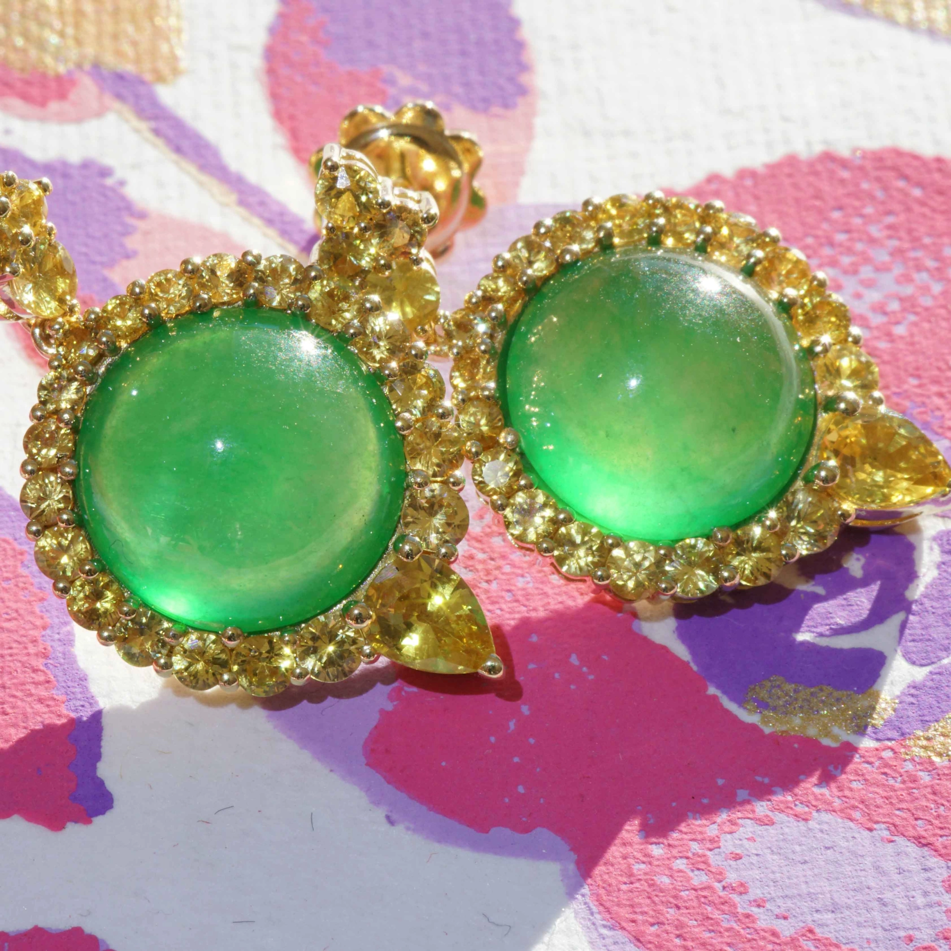 Imperial Burma Jade Saphir Ohrhänger Juwelierskunst 750er Gelbgold 9.98 ct 3.76 ct