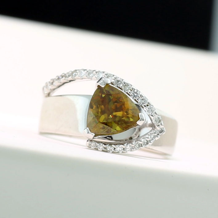 Sphen Brillant Ring 750er Weißgold 1.58 ct 0.23 ct