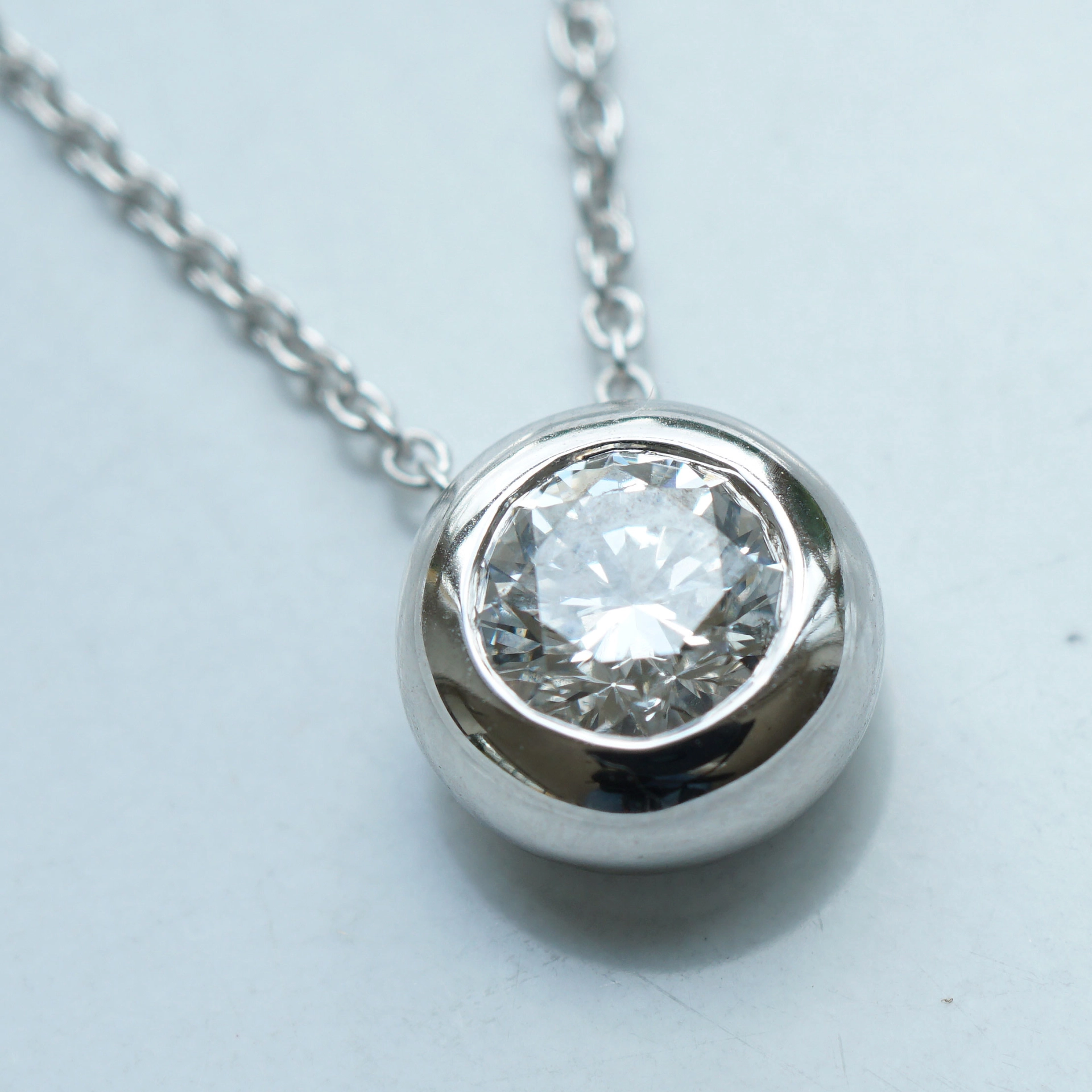 Brillant Solitär Anhänger mit Kette 750er Weissgold 0.41 ct W SI...genau den will ich...