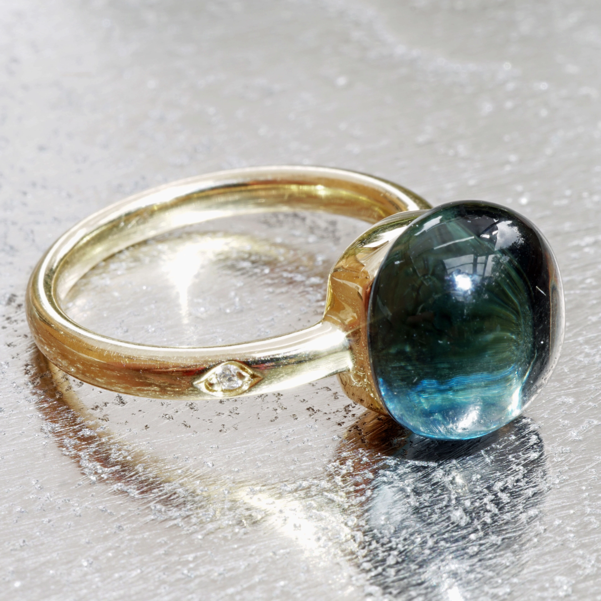 Blautopas Brillant Ring Londen Blue 750er Gelbgold Liquid Impressions cooles Design