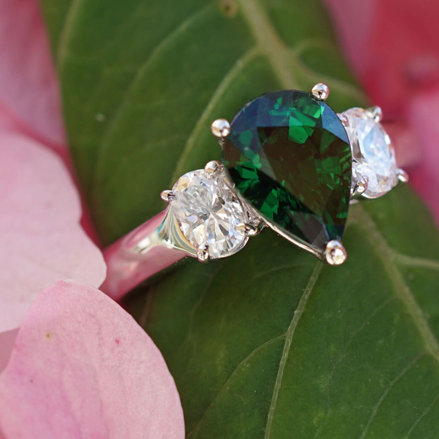 Demantoid (grüner Granat) Brillant Ring 900er Platin