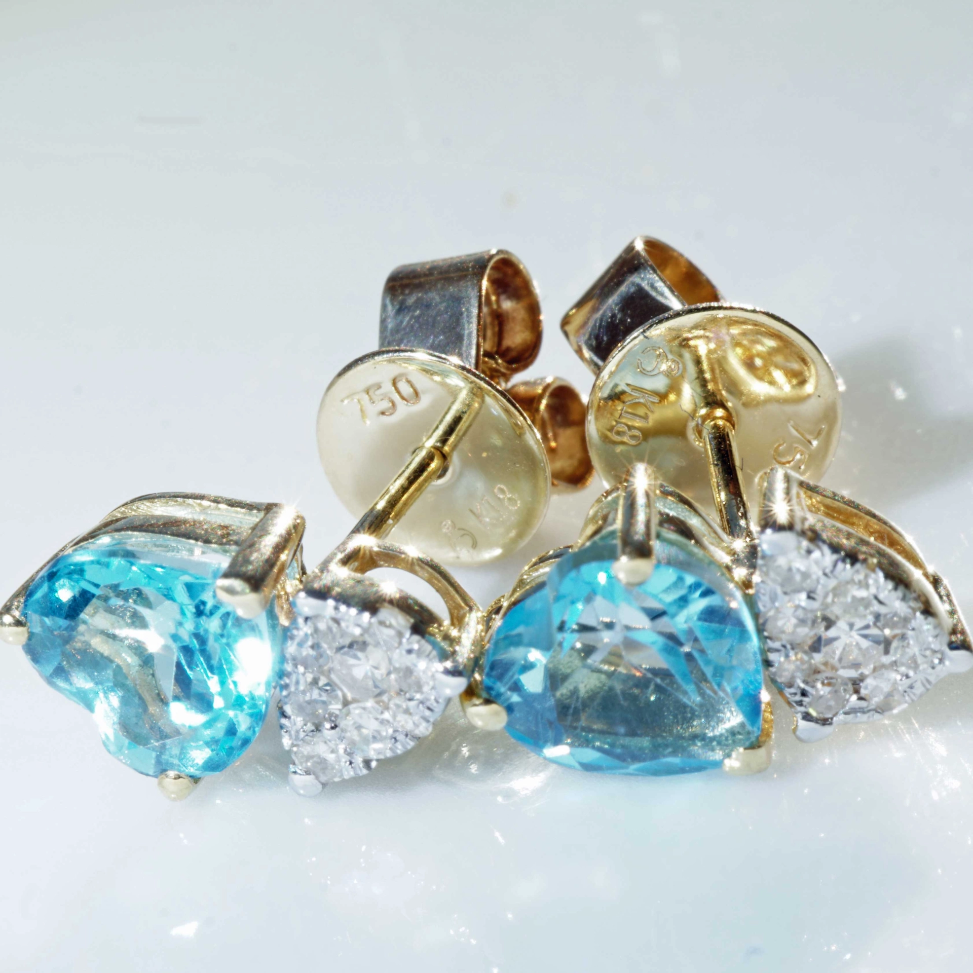 Blautopas Brillant Ohrstecker 750er Gelbgold 1.50 0.20 ct in Herzform allerliebst