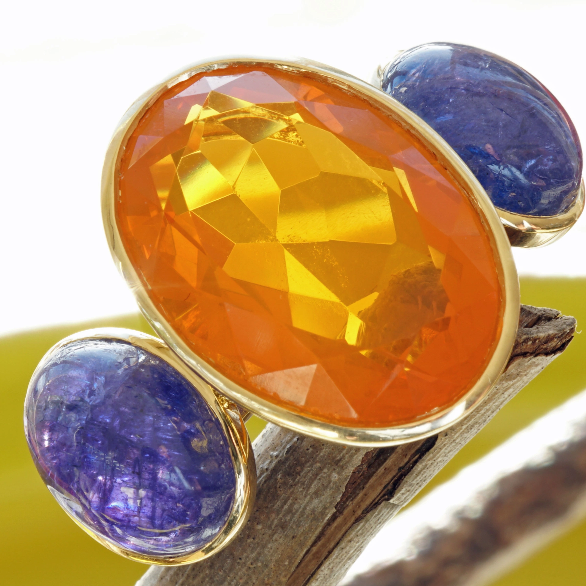 Feueropal Tansanit Ring FEUERVOGEL 8 ct 7 ct 750er Gelbgold prächtiges Farbenspiel