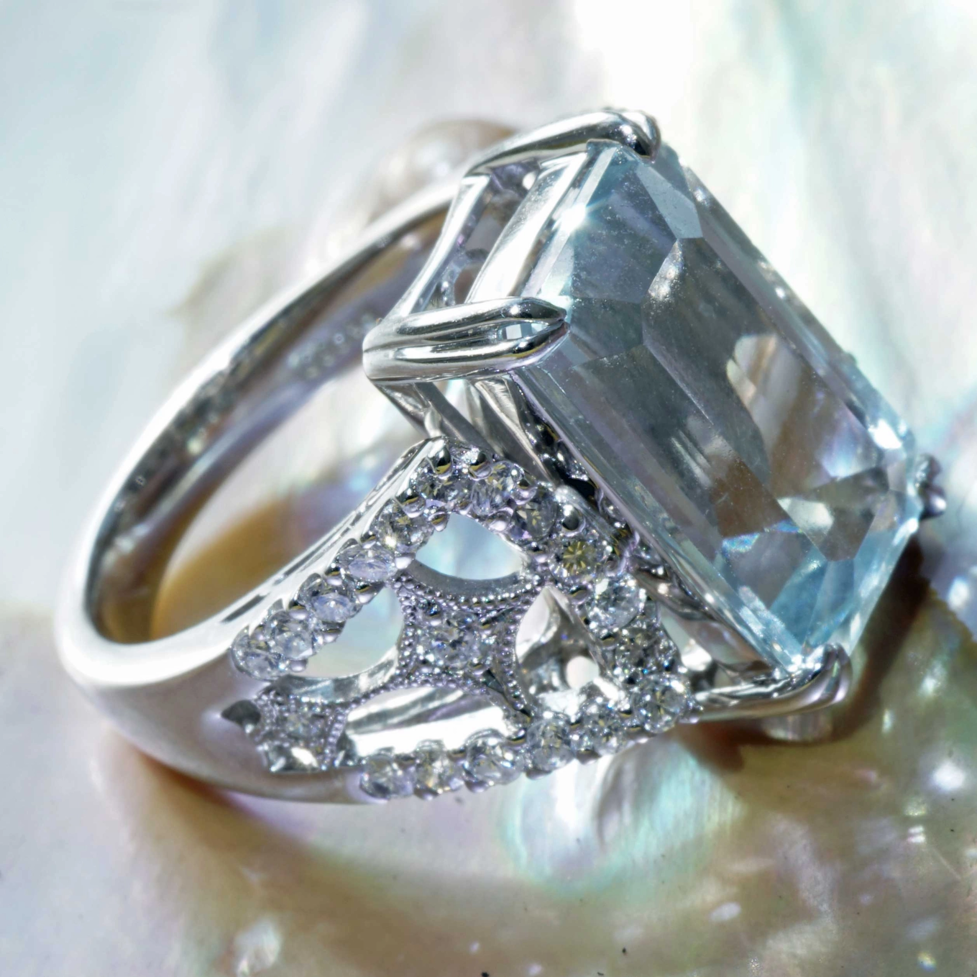Aquamarin Brillant Ring 900er Platin 4.40 ct 0.52 ct 9 Gramm aufwendig gestaltet