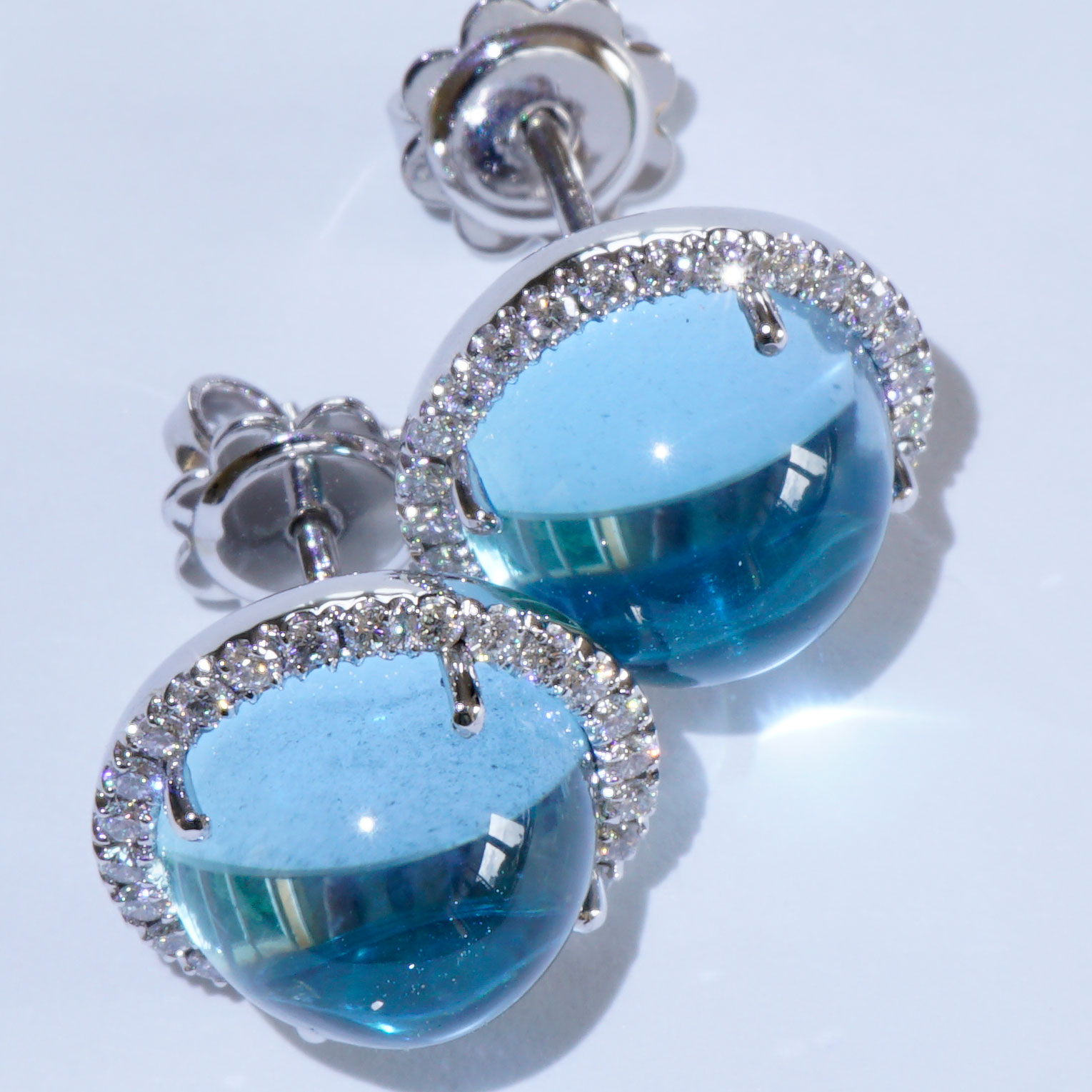 Blautopas Brillant Ohrstecker  750er Weissgold..Lightblue Bubble..13 mm Durchmesser 