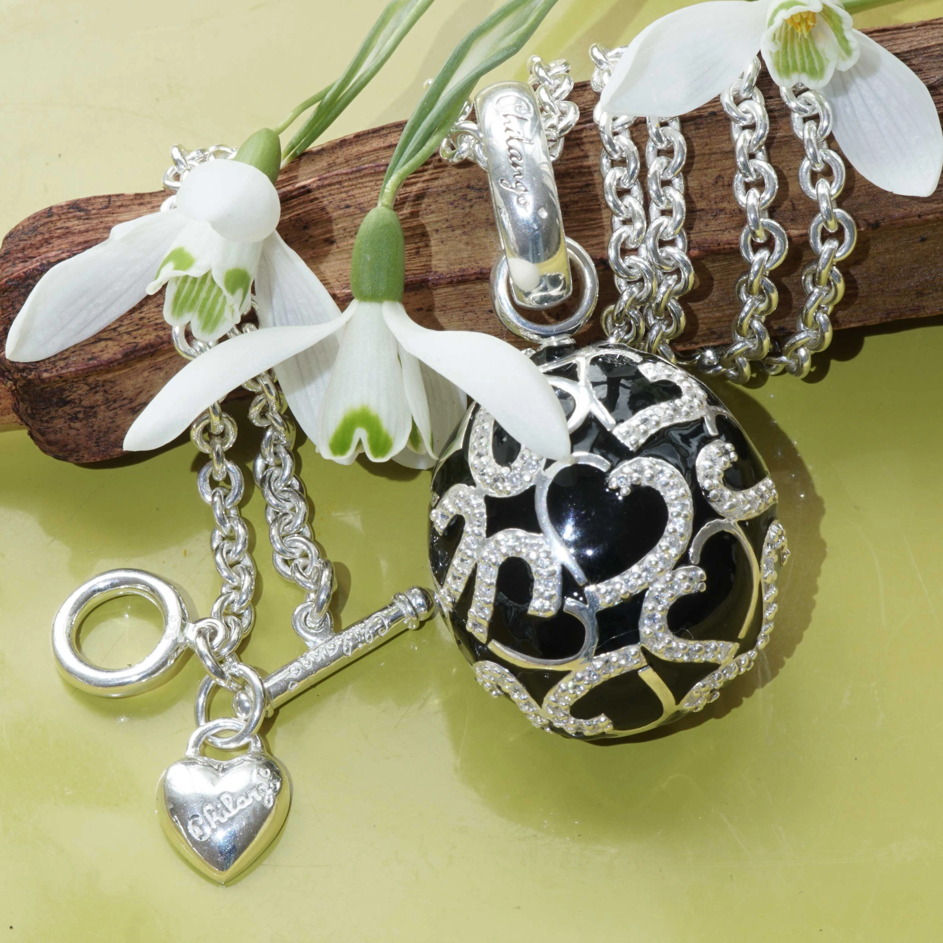 Original Chilango Anhänger im Stil Faberge Emaille Heart Black 925er Silber mit Steinbesatz