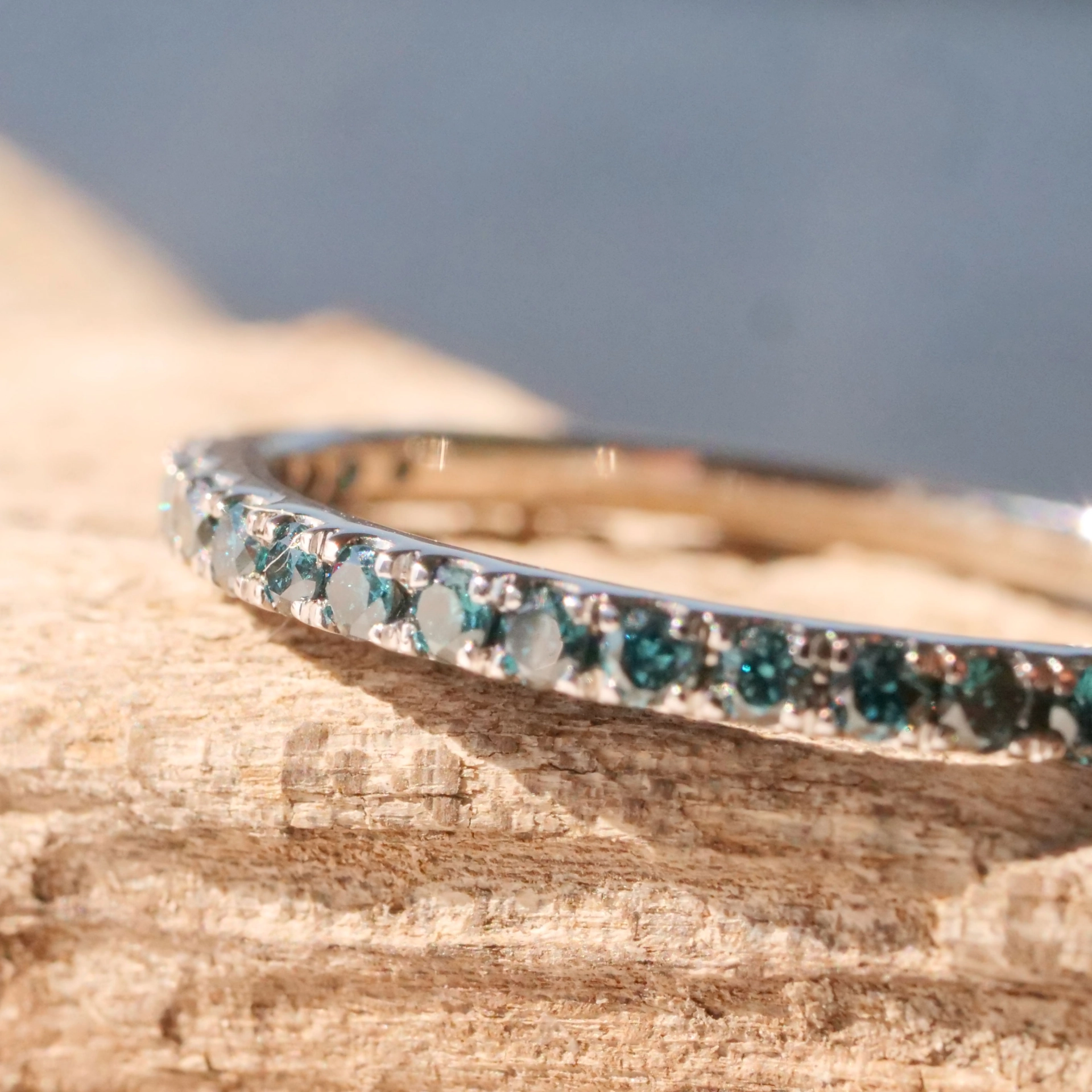 Brillant Halbmemoire Ring 585er Weissgold 0.25 ct fancy Blue Brillanten VS...coole Farbe