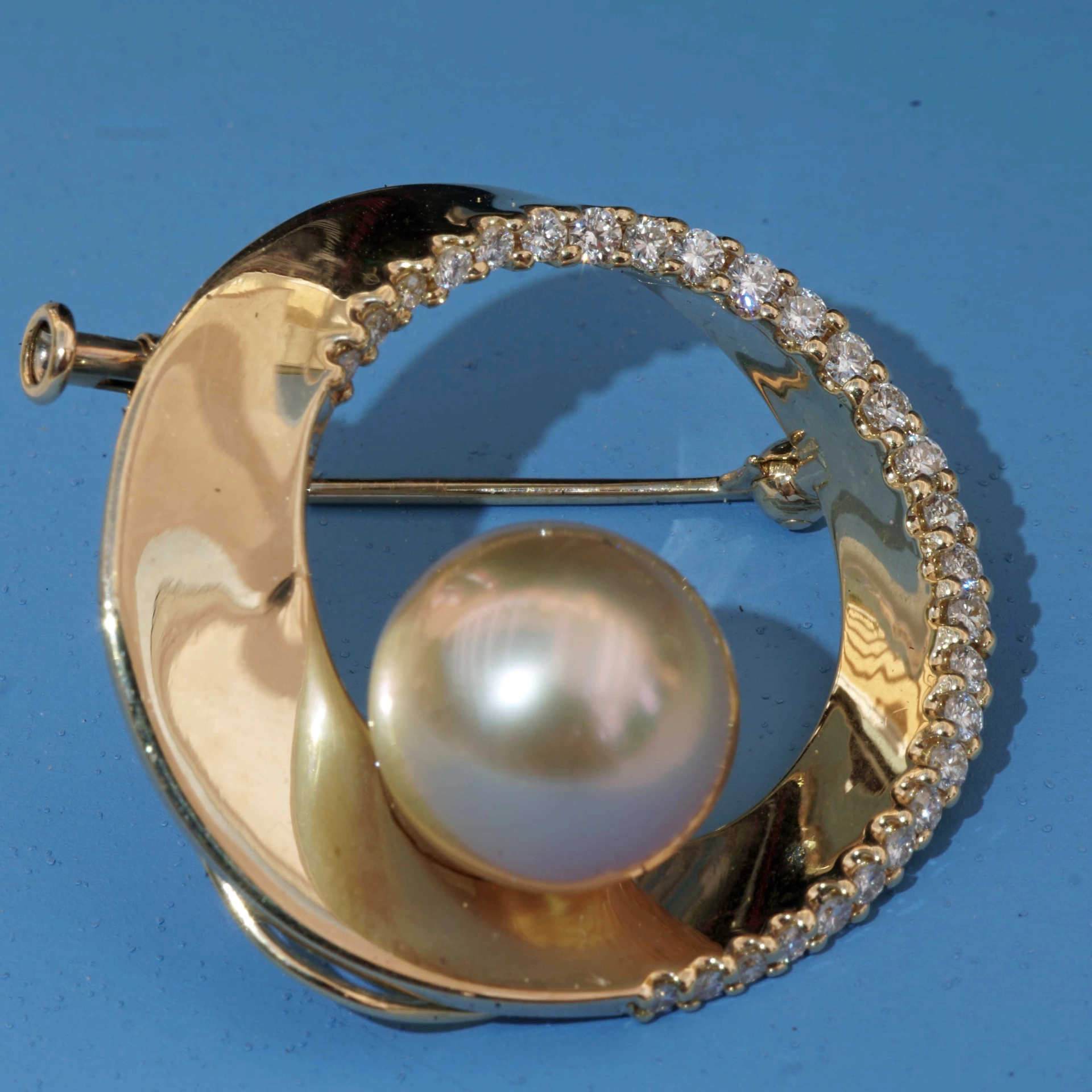 Südsee Zuchtperl Brillant Brosche 750er Gelbgold 0.40 ct lupenrein 10,9 mm D. AAA+ Top
