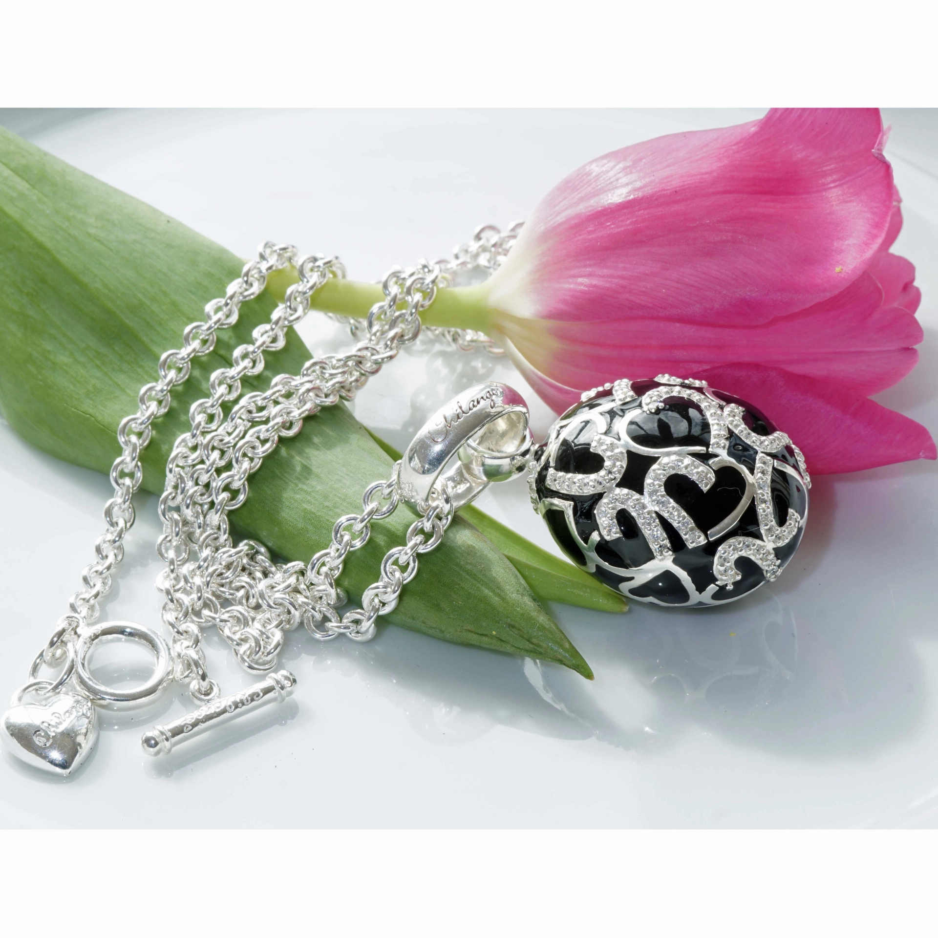 Original Chilango Anhänger im Stil Faberge Emaille Heart Black 925er Silber mit Steinbesatz