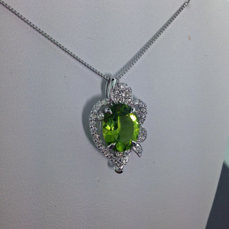 Peridot-Brillant-Anhänger-750er-Weißgold-3.26 ct/0.43