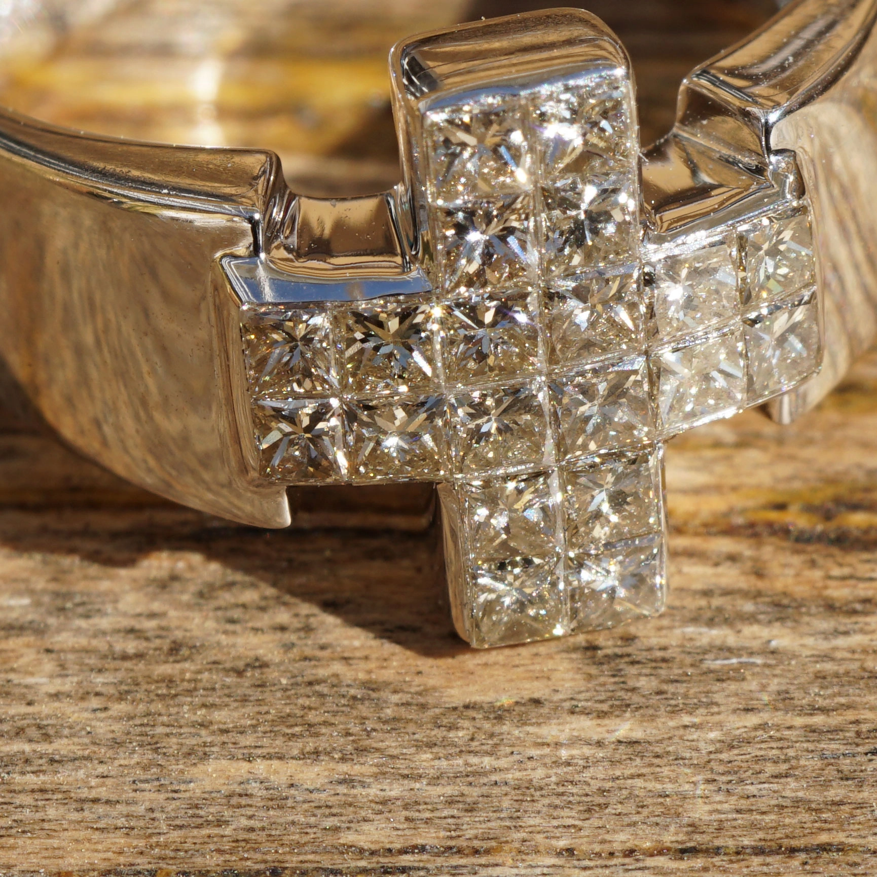 Kreuz Diamant Ring 1.20 ct TLB  / VVS 750er Weissgold Prinzess Topqualität