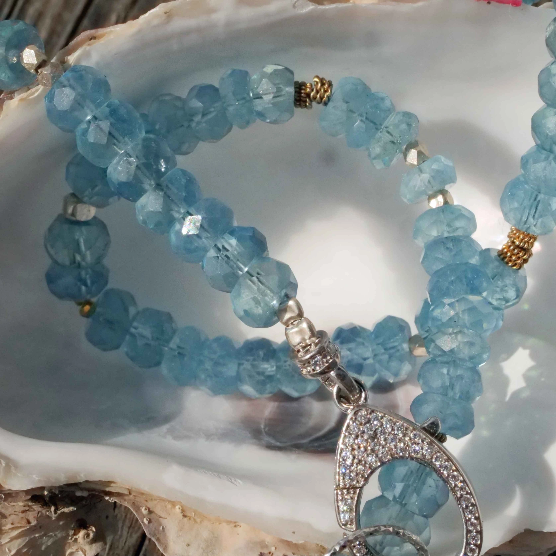 Aquamarin Kette/Armband mit 900er mundgeblasenen Feingold Zierelementen Handarbeit