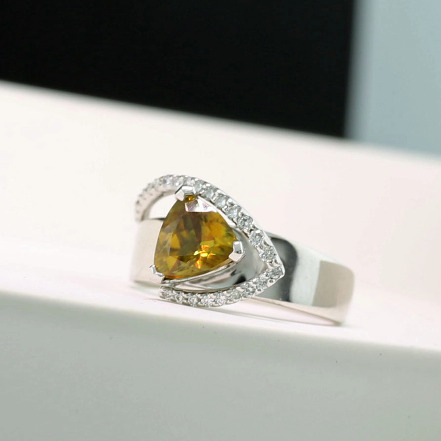Sphen Brillant Ring 750er Weißgold 1.58 ct 0.23 ct
