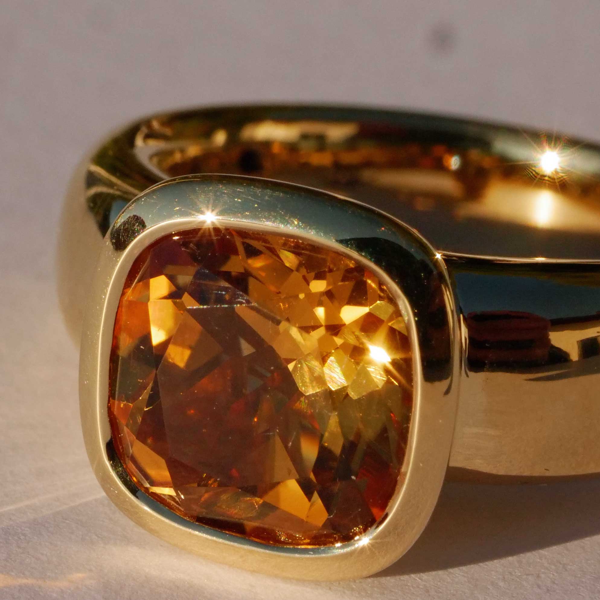 Citrin Ring 750er Gelbgold Valenza .....bella Italia....kleiner Kardinalring...so trendy 