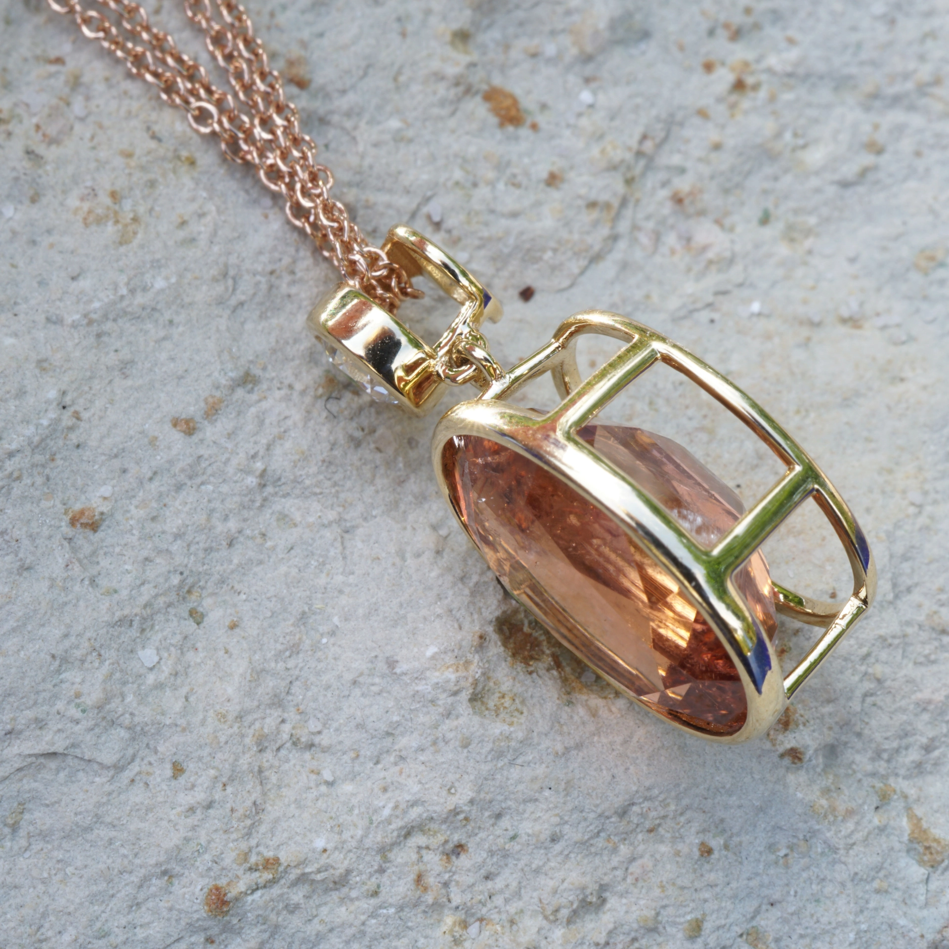 Turmalin Altschliffbrillant Anhänger 750er Gelbgold 0.28 ct 6.12 ct....coole Farbe flamingo