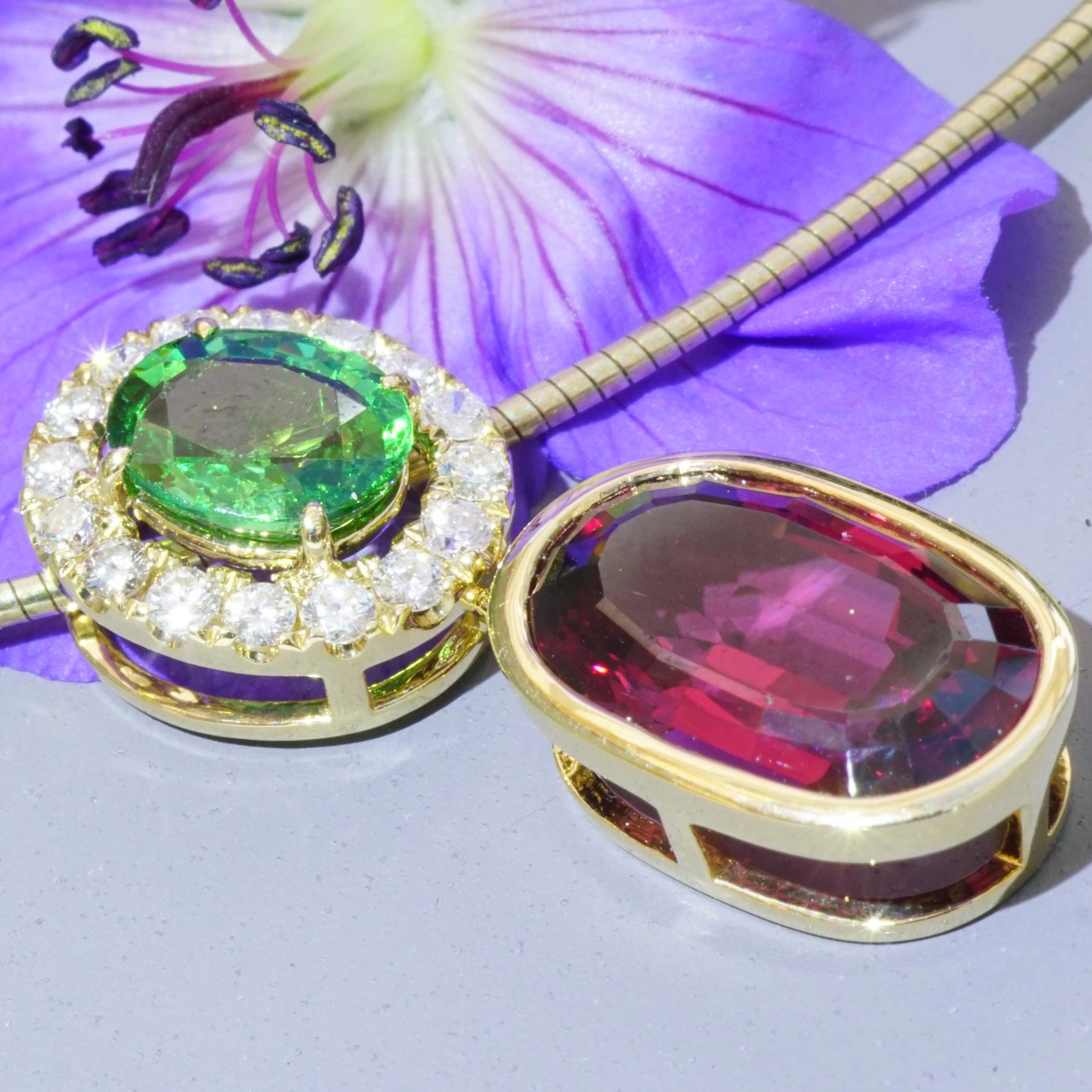 Tsavorith Rhodolith Brillant Anhänger 750er Gelbgold pink-grün.....farbengewaltiges Granat Duett