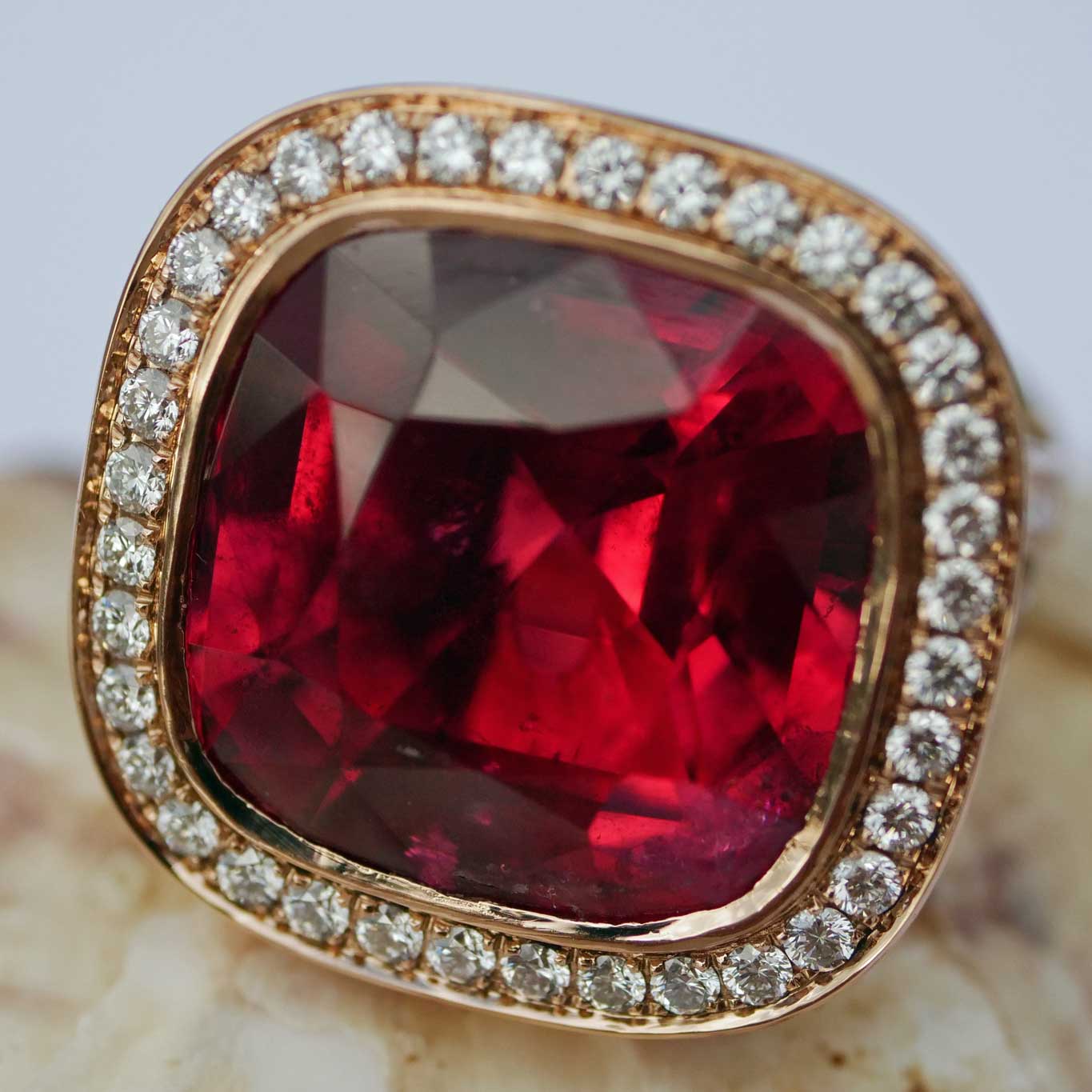 Rubellit Brillant Ring der Extraklasse AAA+  23.10 ct Afghanistan  rot-pink unglaubliche Leuchtkraft 750er Rosegold