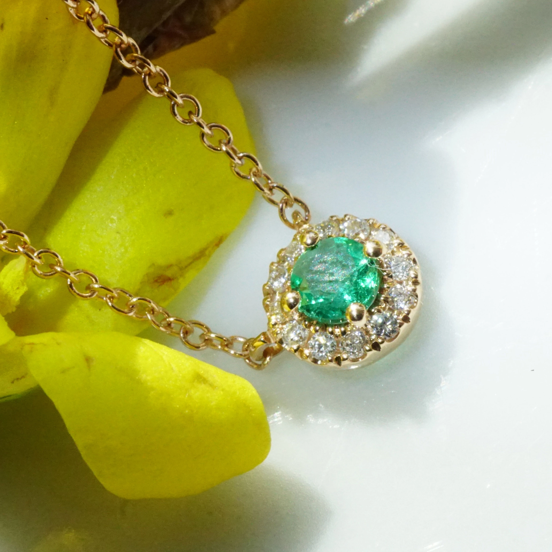 Smaragd Brillant Collier 750er Rosegold...die kleinsten Petit Colliers im Sortiment....wie süß