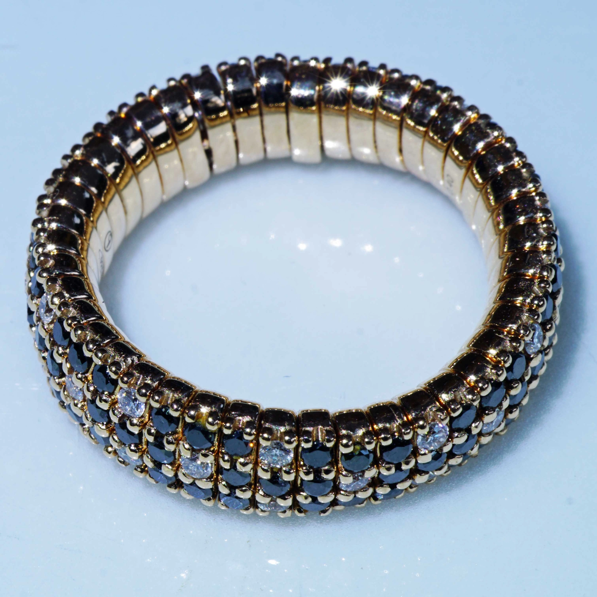 Brillant Ring dreireihig Magic flexibel schwarz weiss 0.90 ct 0.40 ct TW SI Silhouette Schmuck