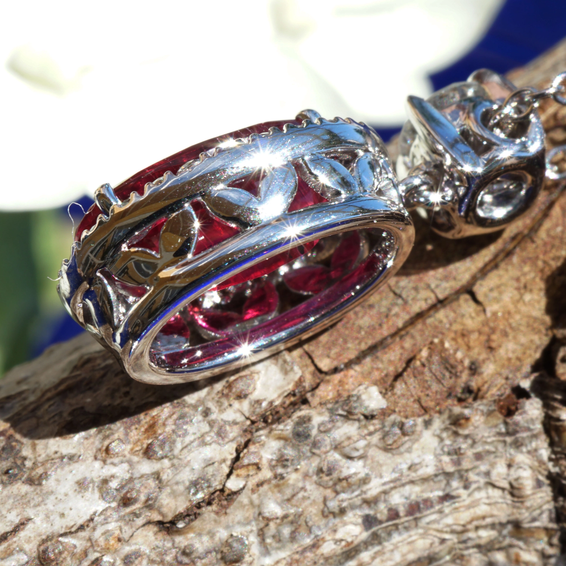Rubelith Brillant Anhänger m. Kette 750er Weissgold aus Traditionsgoldschmiede...märchenhaft schön