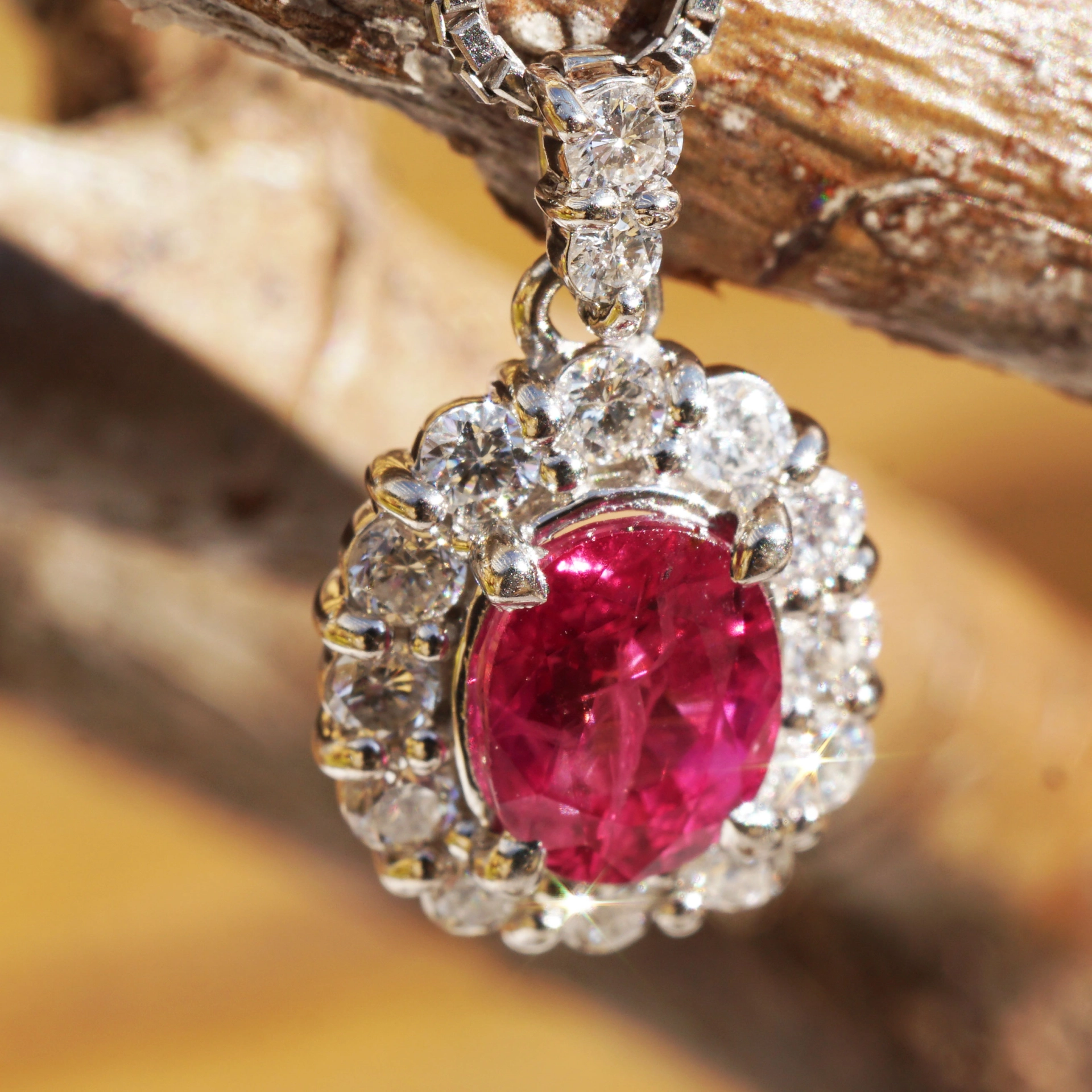 Rubin Brillant Anhänger mit Kette in 850er Platin 1.59 ct