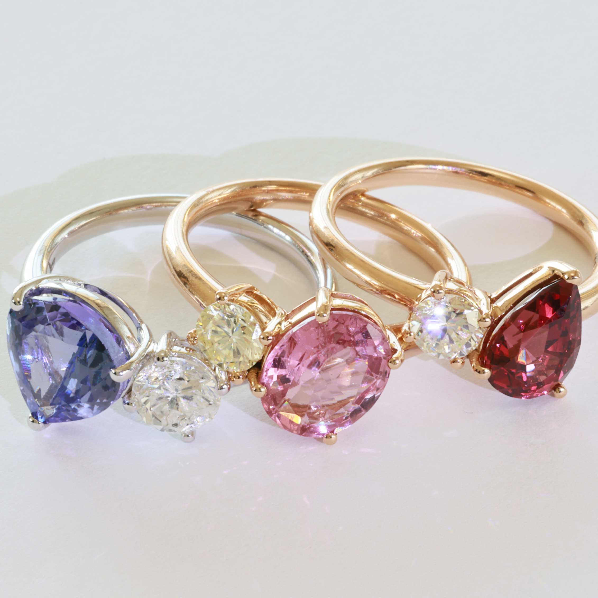 Rhodolith Brillant Ring 750er Rosegold 1.67 ct 0.25 ct tolles Design zum Kombinieren als Steckring 