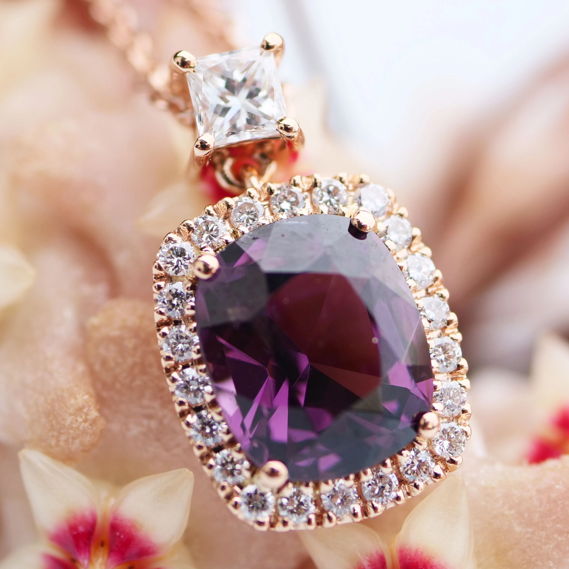 Spinell Diamant Collier 2.35 ct 0.39 ct Violett Burma 750er Rosegold..unglaubliche Lichtbrechung und