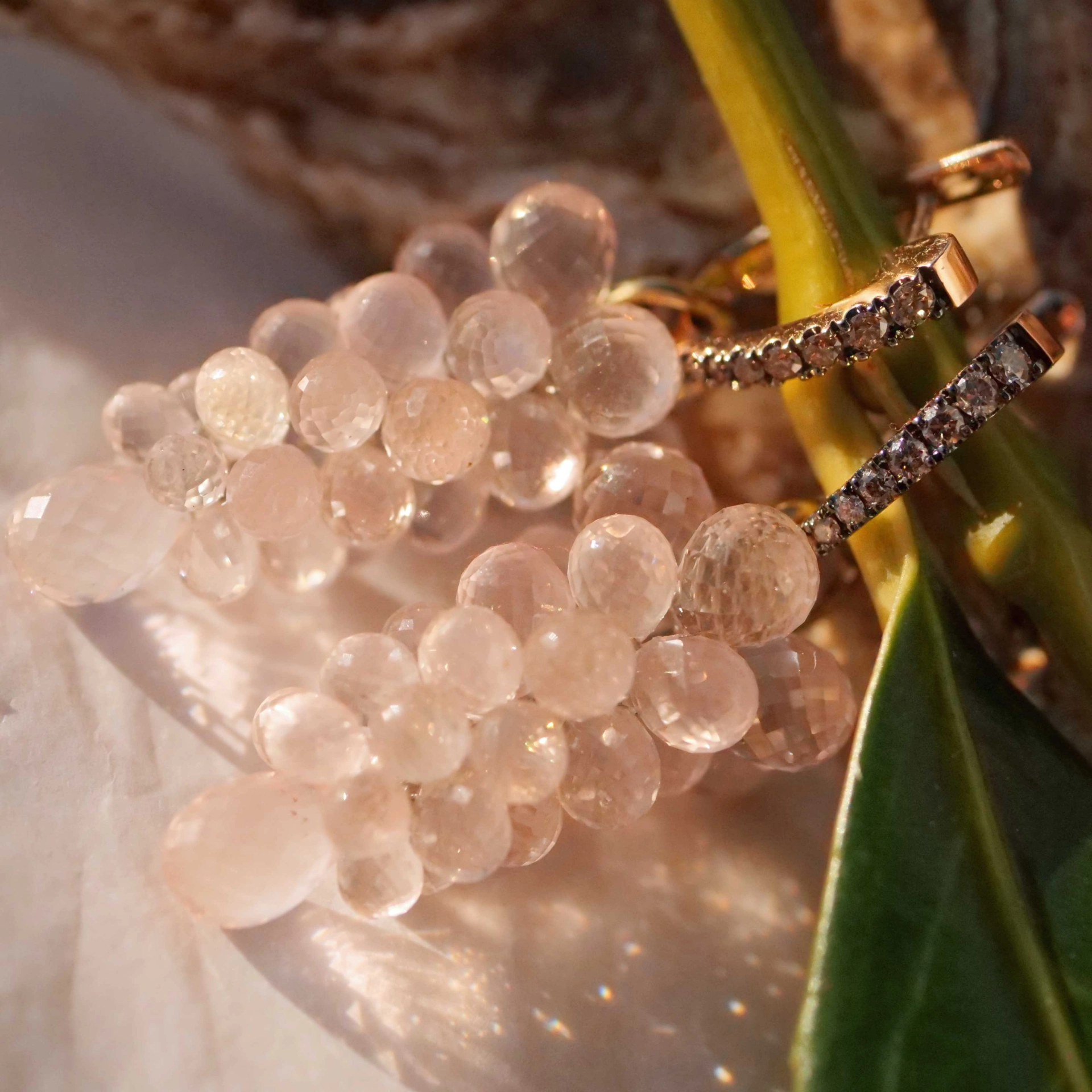 Rosenquarz Trauben Anhänger 585er Gelbgold 16.50 ct für Kette oder als Ohrhänger...sehr keck