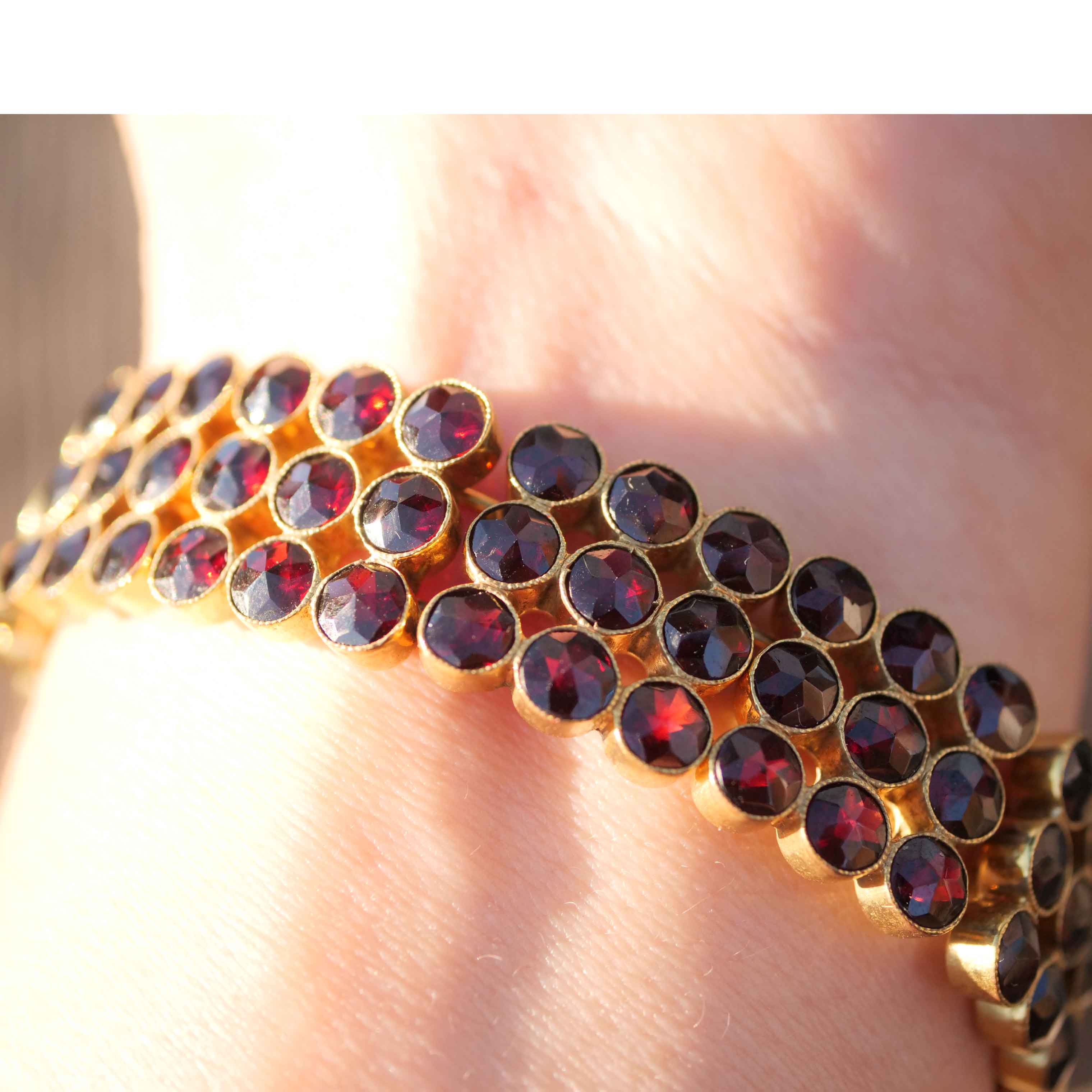 Granat Armband um 1900 Silber vergoldet punziert RF (Robert Flume) dreireihig