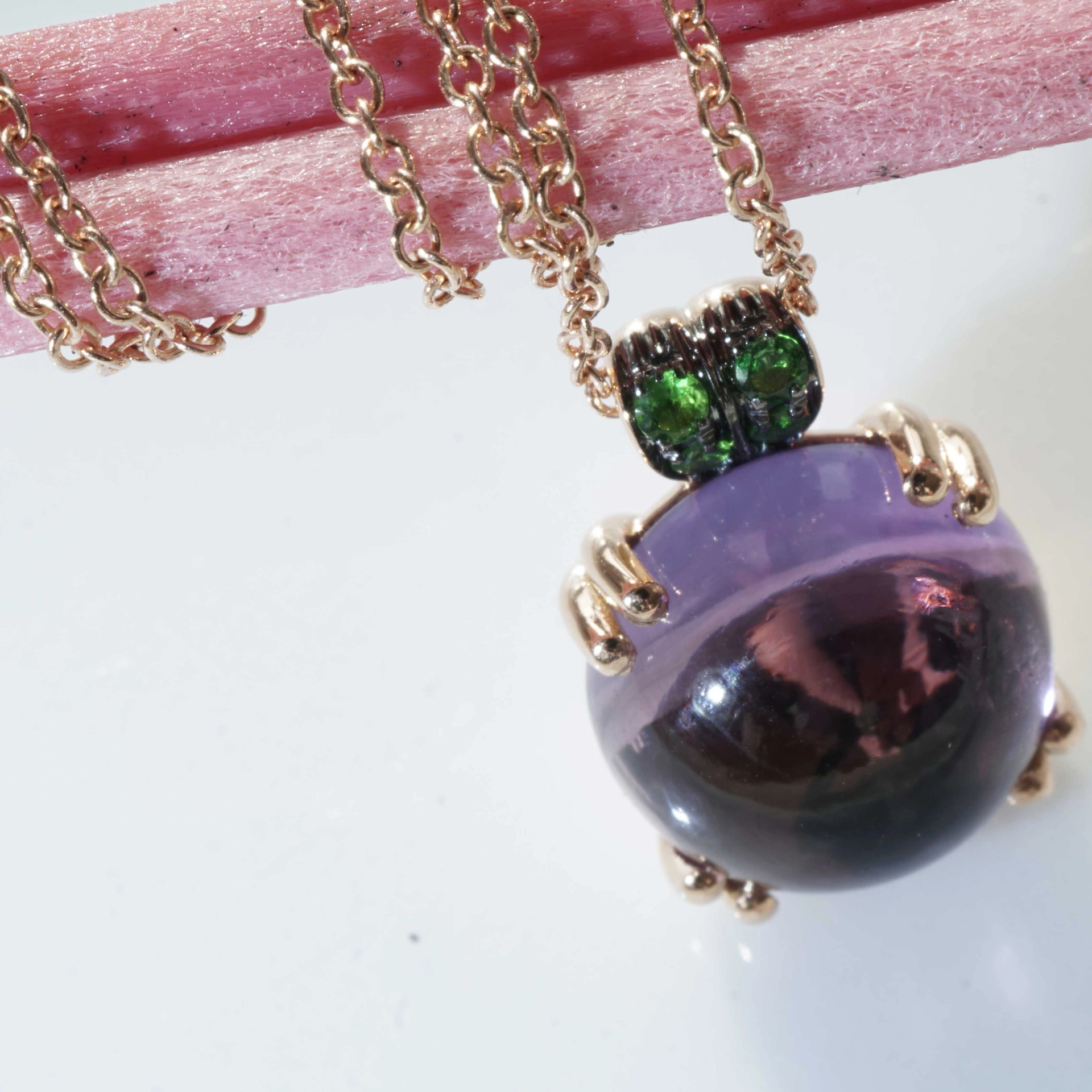 Amethyst Tsavorith Anhänger mit Kette 750er Rosegold...Bubbles..runde Edelstein Cabochons zum Verlie