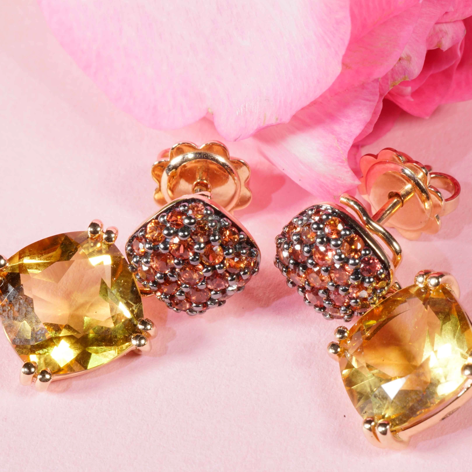 Ohrhänger Citrin Saphir 750er Rosegold...so edel und verzaubern den Tag..5.22 ct 0.81 ct