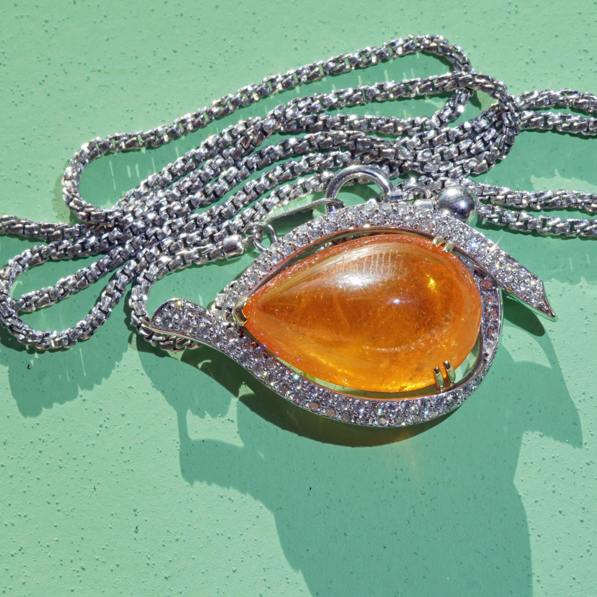 Mandarin Granat Brillant Anhänger mit Kette 24.15 ct 750er Weißgold Tolle Leuchtkraft