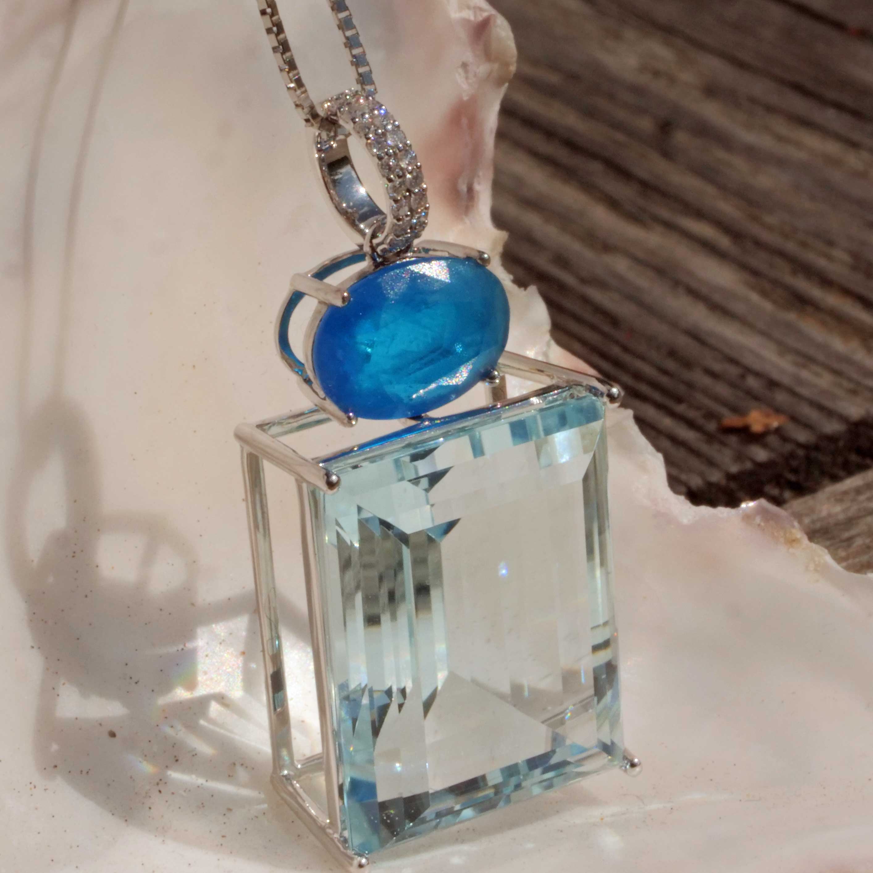 Aquamarin Neon Apatit Brillant Anhänger 585er Weissgold 15.46 1.39 0.05 ct....Was für Blautöne
