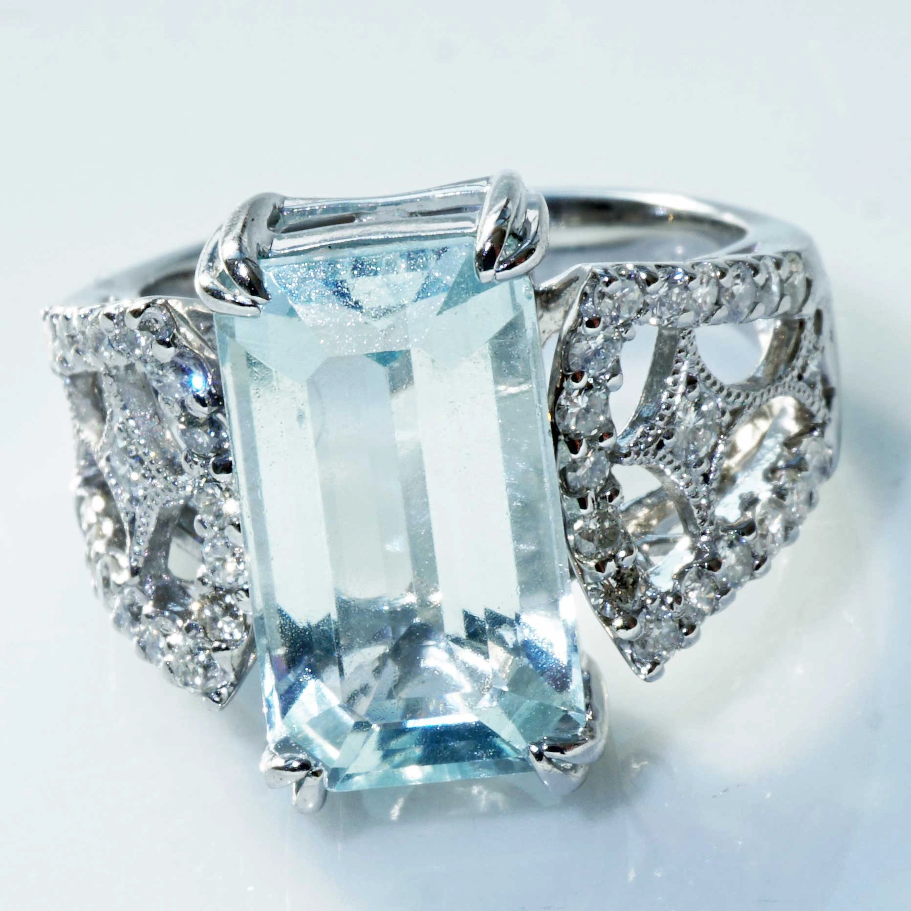 Aquamarin Brillant Ring 900er Platin 4.40 ct 0.52 ct 9 Gramm aufwendig gestaltet