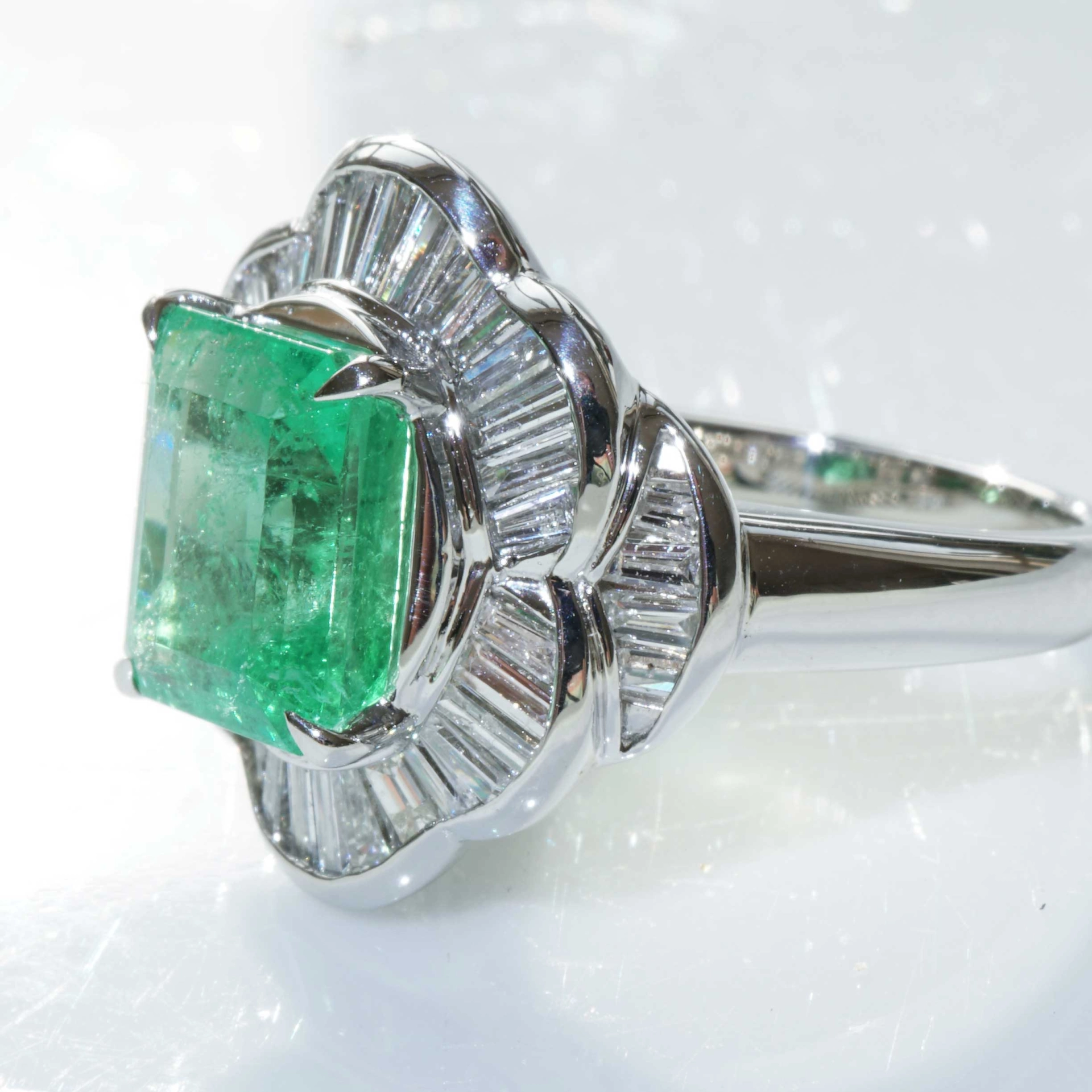 Smaragd Diamant Ring 900er Platin 3.11 ct 0.85 ct TW VVS Kolumbien Feine Qualität