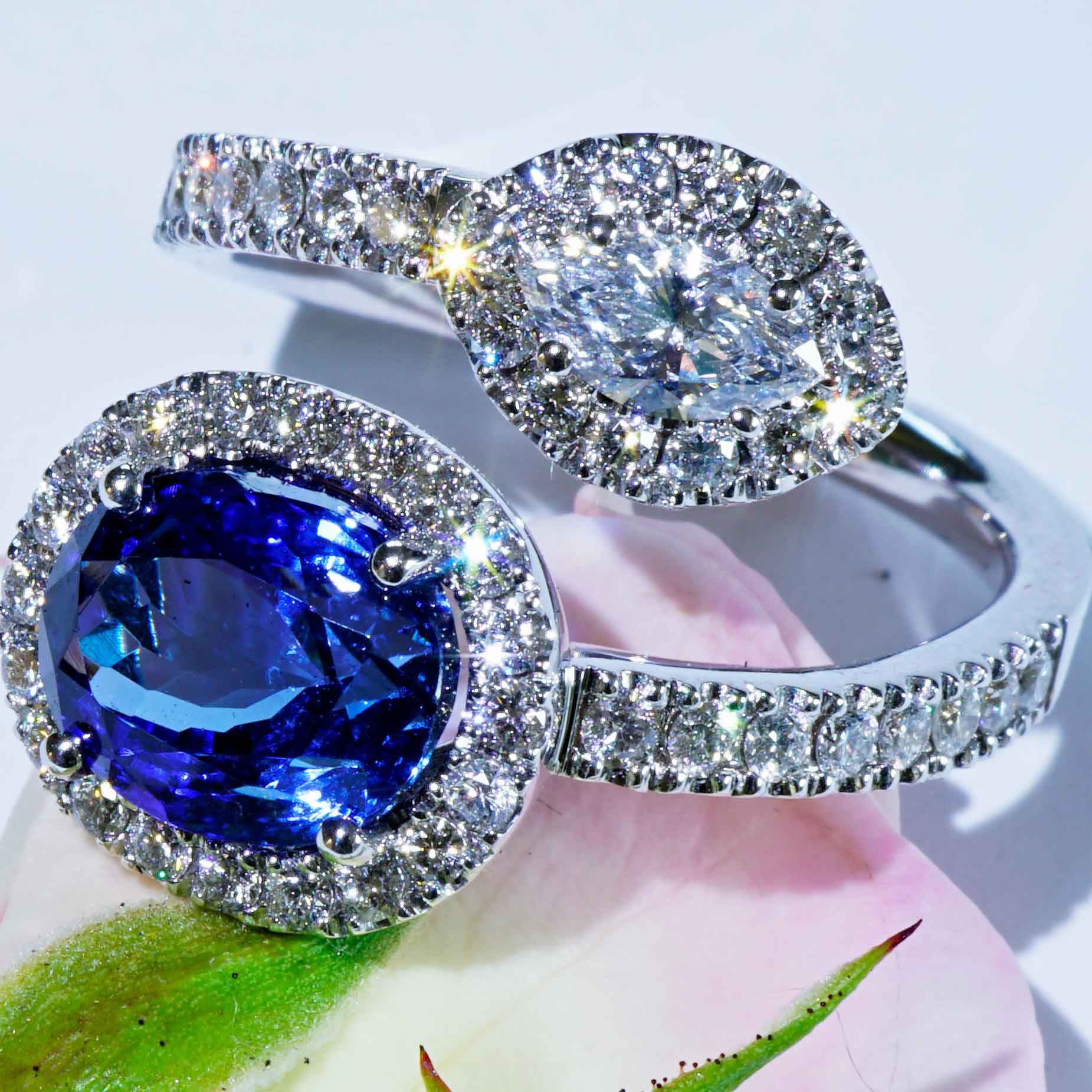 Tansanit Brillant Ring 750er Weissgold 3.32 ct  1.06 ct TW / VS raffiniertes Twin Design so toll getragen