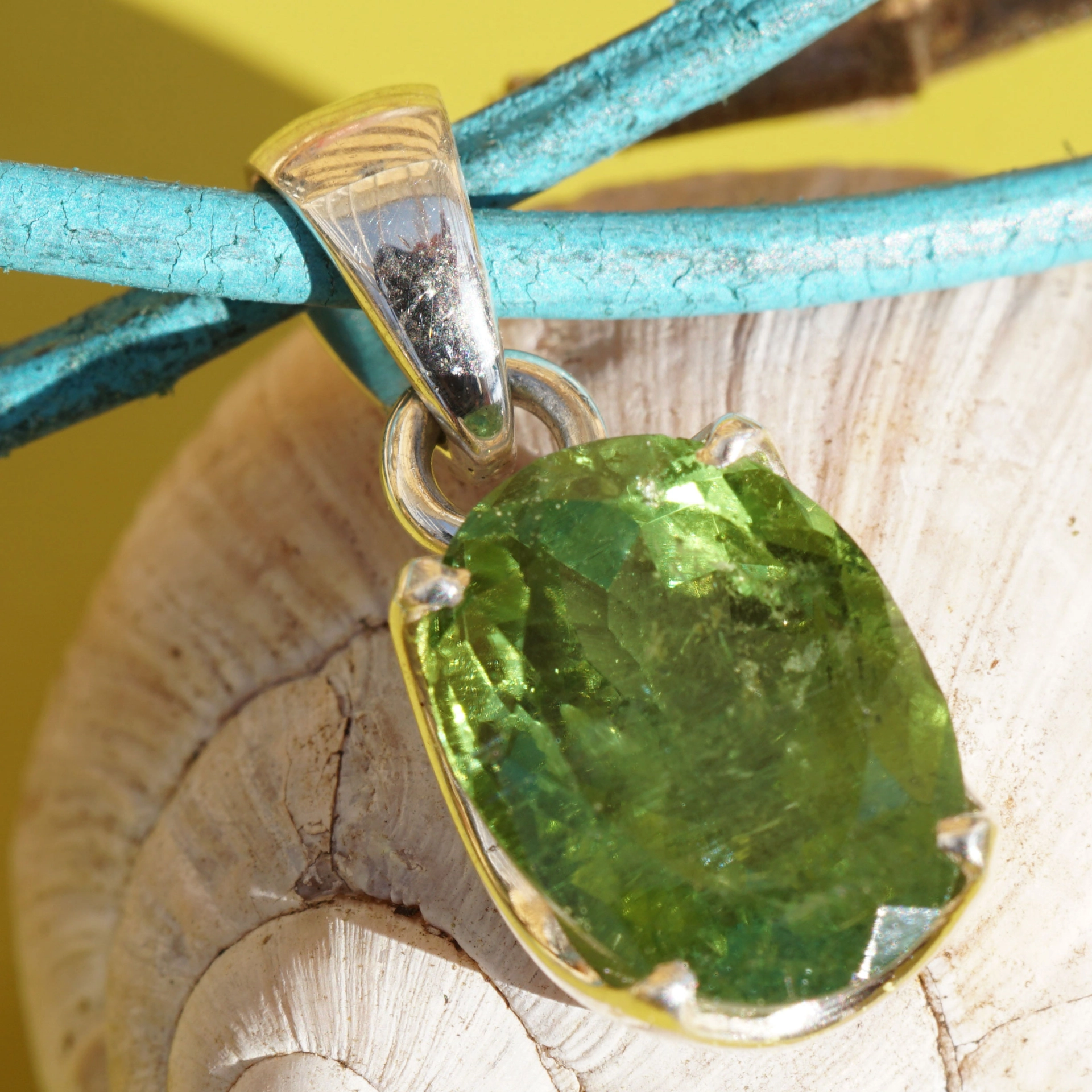 Peridot Anhänger in feiner Farbqualität ca. 5 ct ...grün,grüner, am grünsten