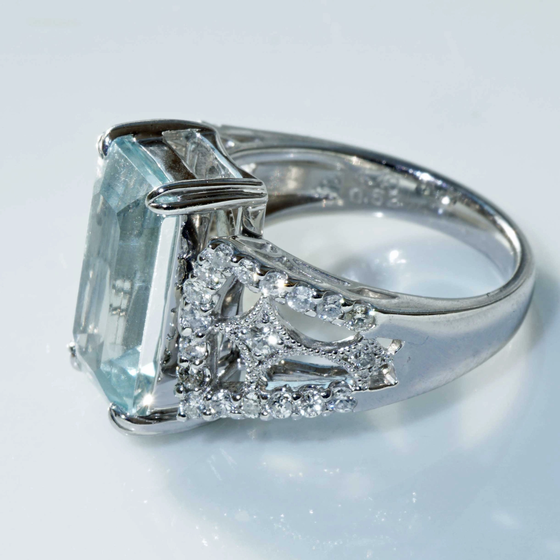 Aquamarin Brillant Ring 900er Platin 4.40 ct 0.52 ct 9 Gramm aufwendig gestaltet